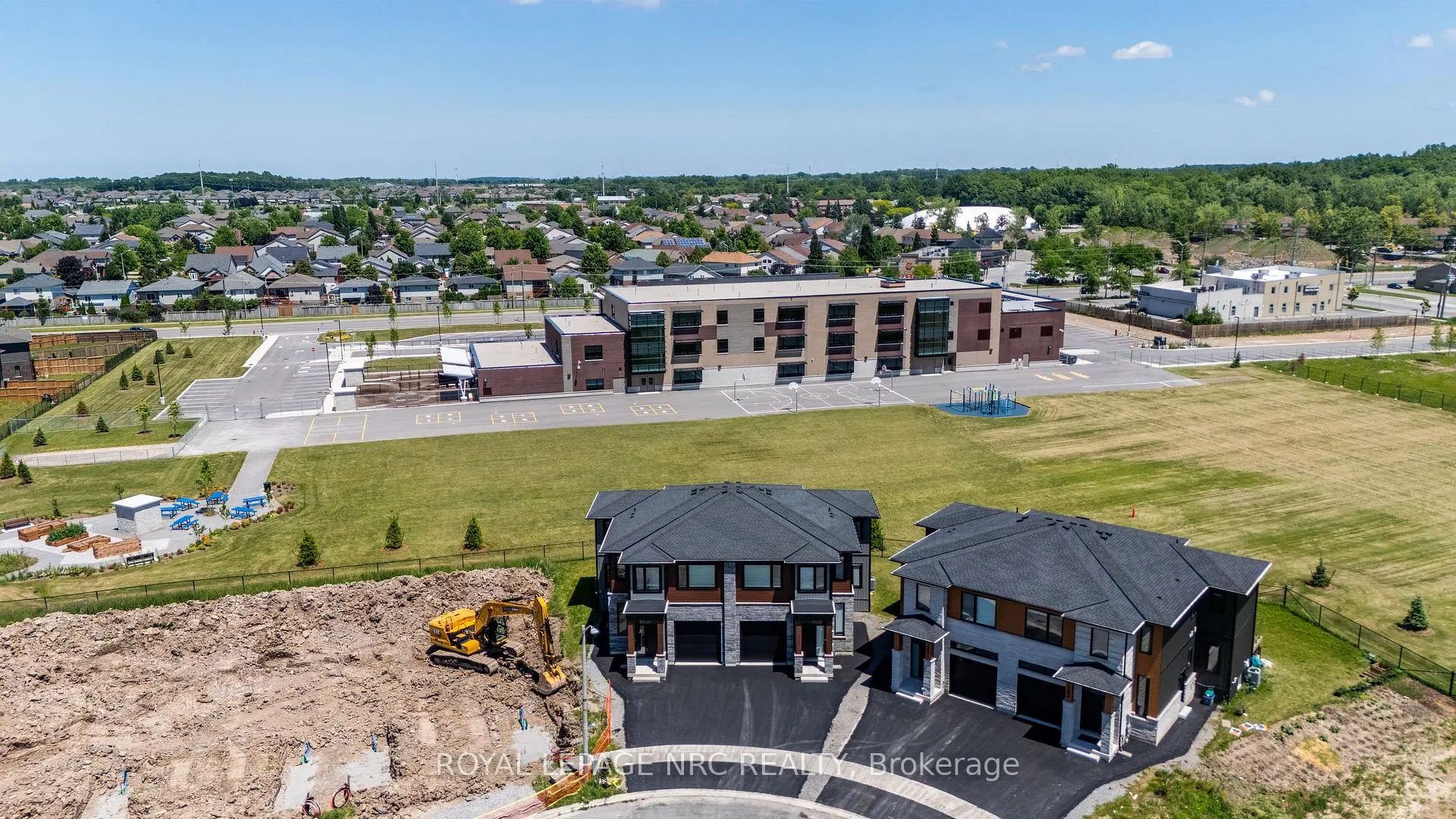 Photo 50 of 7384 Splendour Drive, Niagara Falls, Brown — HOMEH
