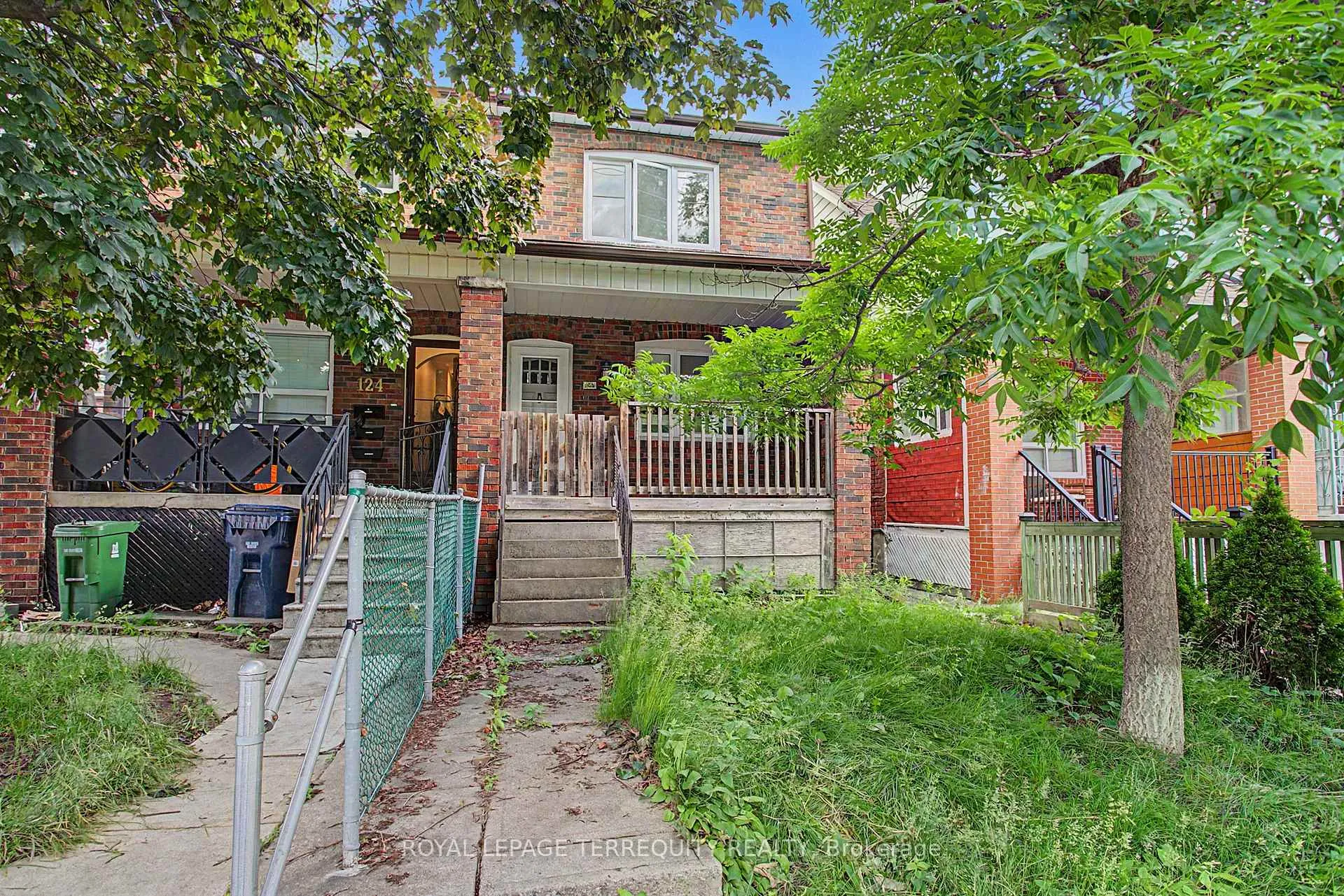 Front of 122 Ascot Avenue