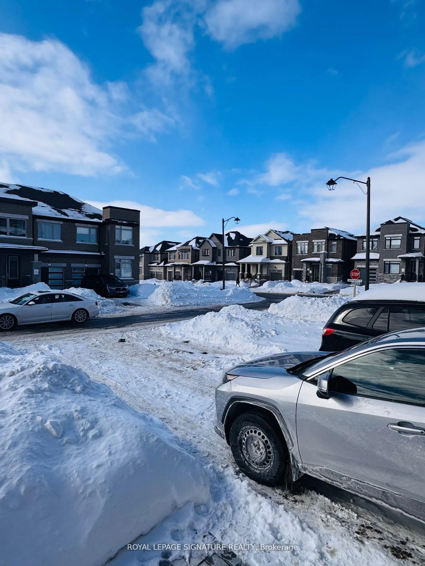 Photo 3 of 2037 Cameron Lott Crescent, Oshawa, Kedron — HOMEH