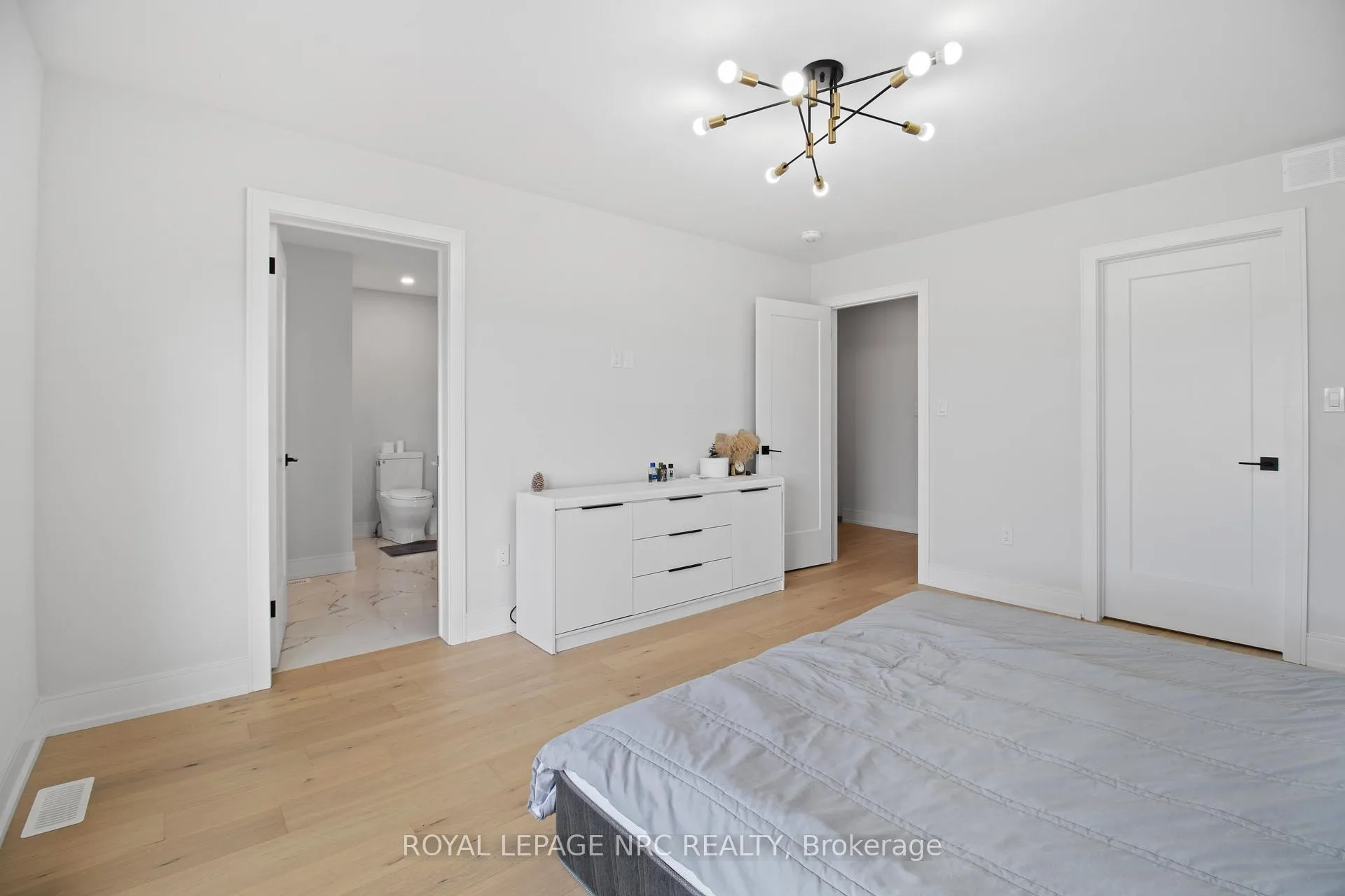 Photo 21 of 7392 Splendour Drive, Niagara Falls, Brown — HOMEH