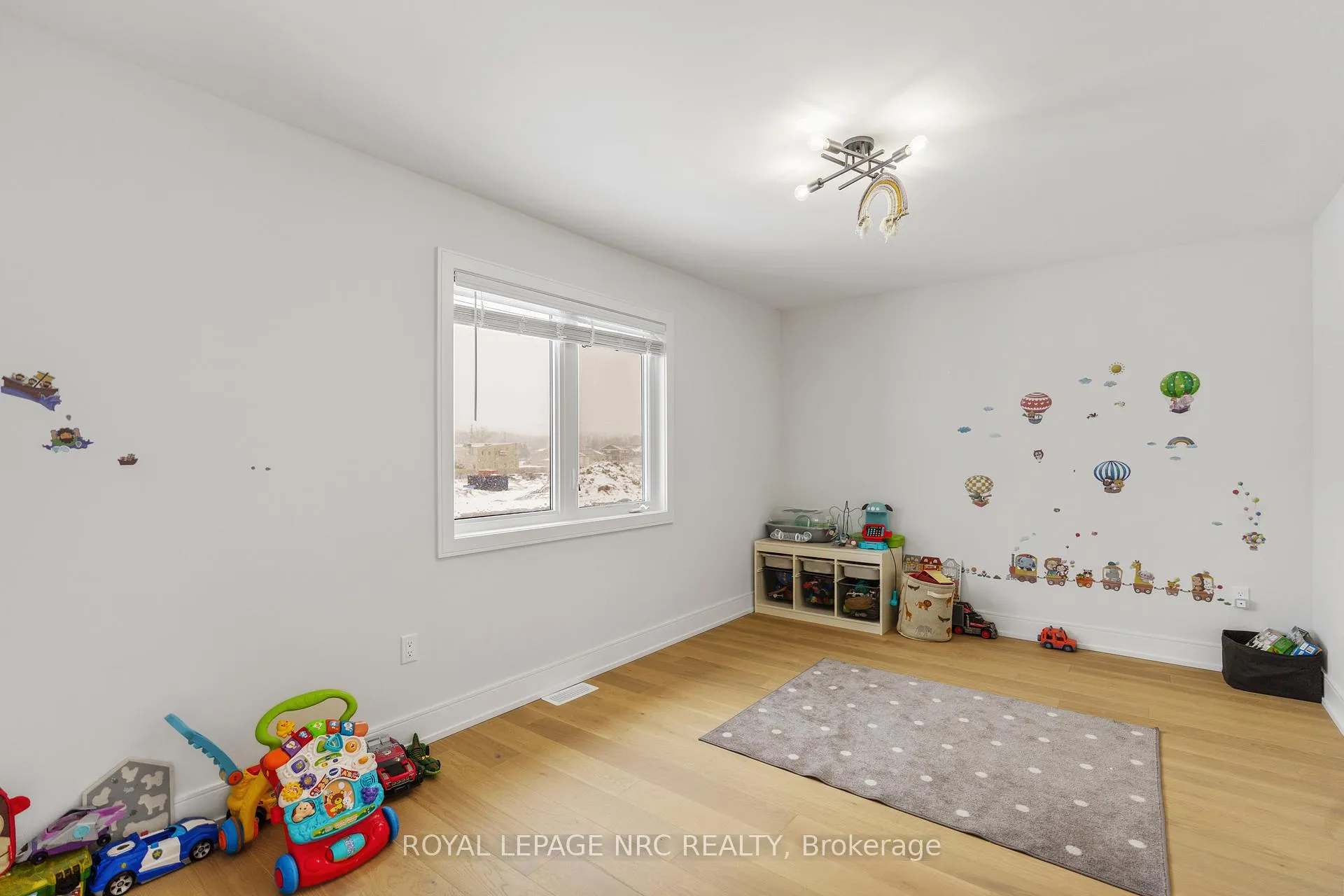 Photo 20 of 7386 Splendour Drive, Niagara Falls, Brown — HOMEH