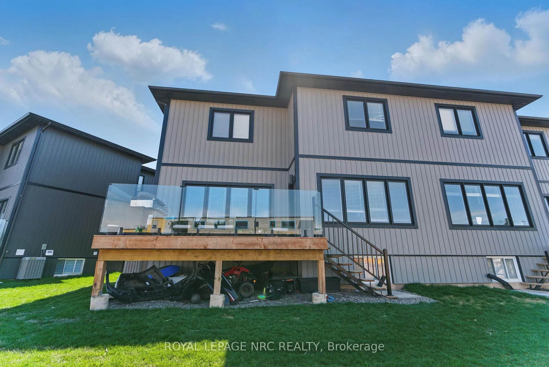 Photo 30 of 7386 Splendour Drive, Niagara Falls, Brown — HOMEH