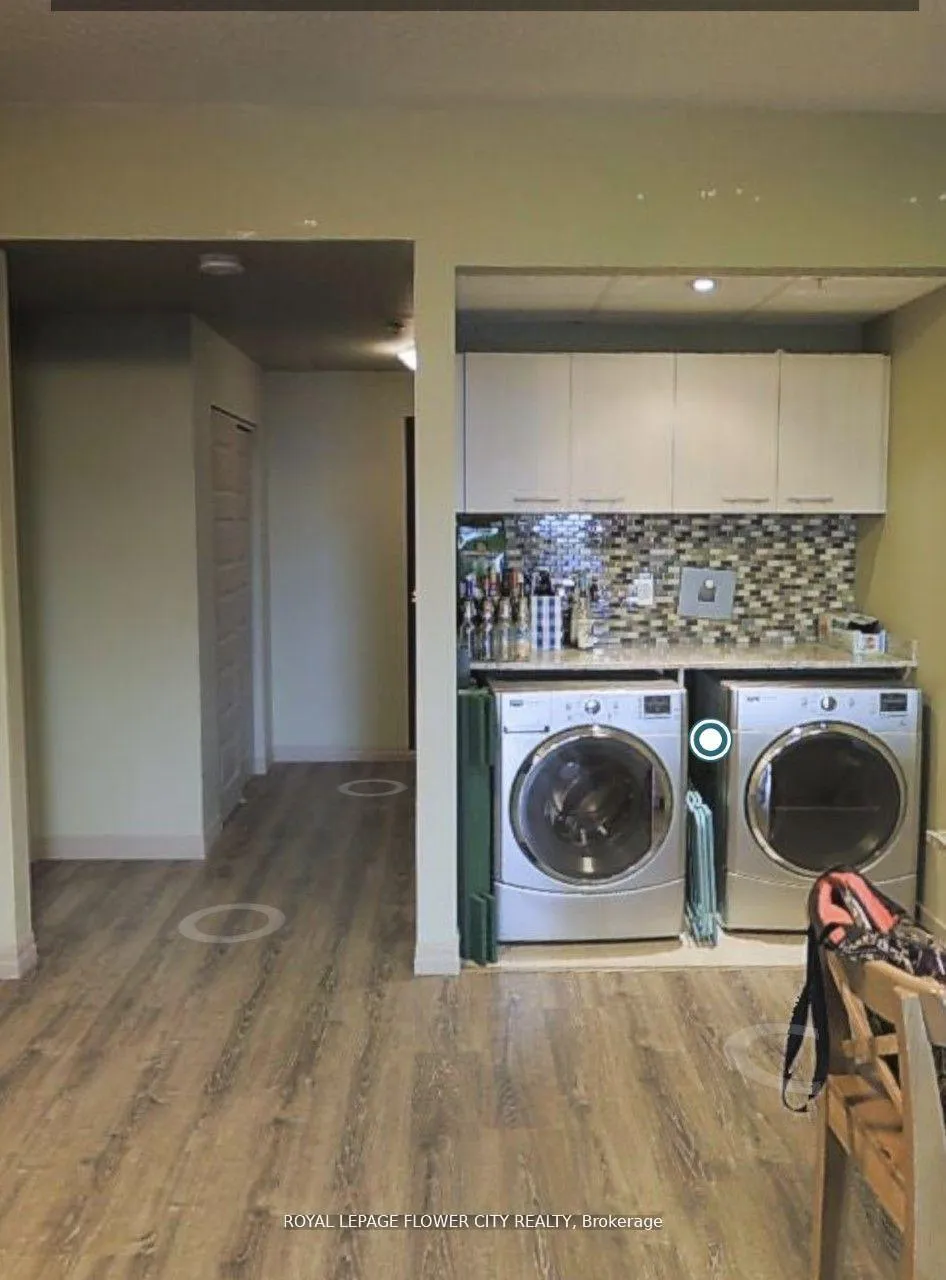 Photo 18 of Unit 703, 8 Hickory Street, Waterloo, Beechwood/University — HOMEH