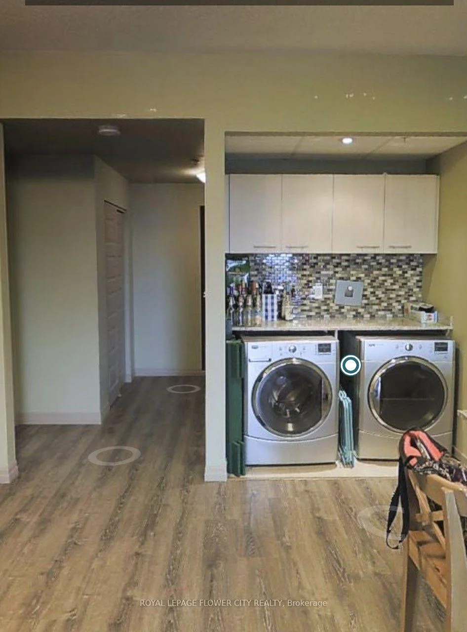 Photo 9 of Unit 703, 8 Hickory Street, Waterloo, Beechwood/University — HOMEH