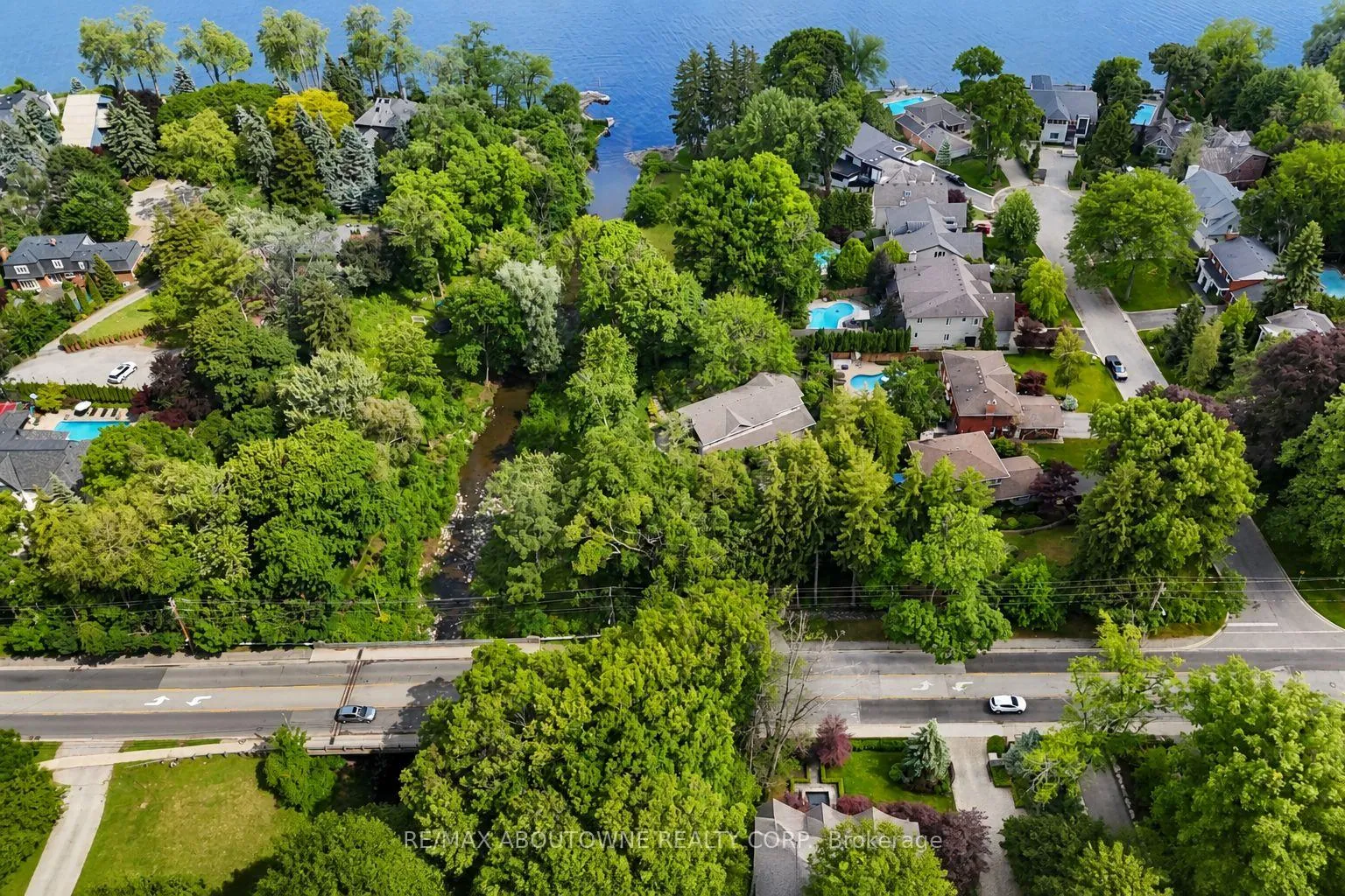 Photo 2 of 5052 Lakeshore Road, Burlington, Appleby — HOMEH
