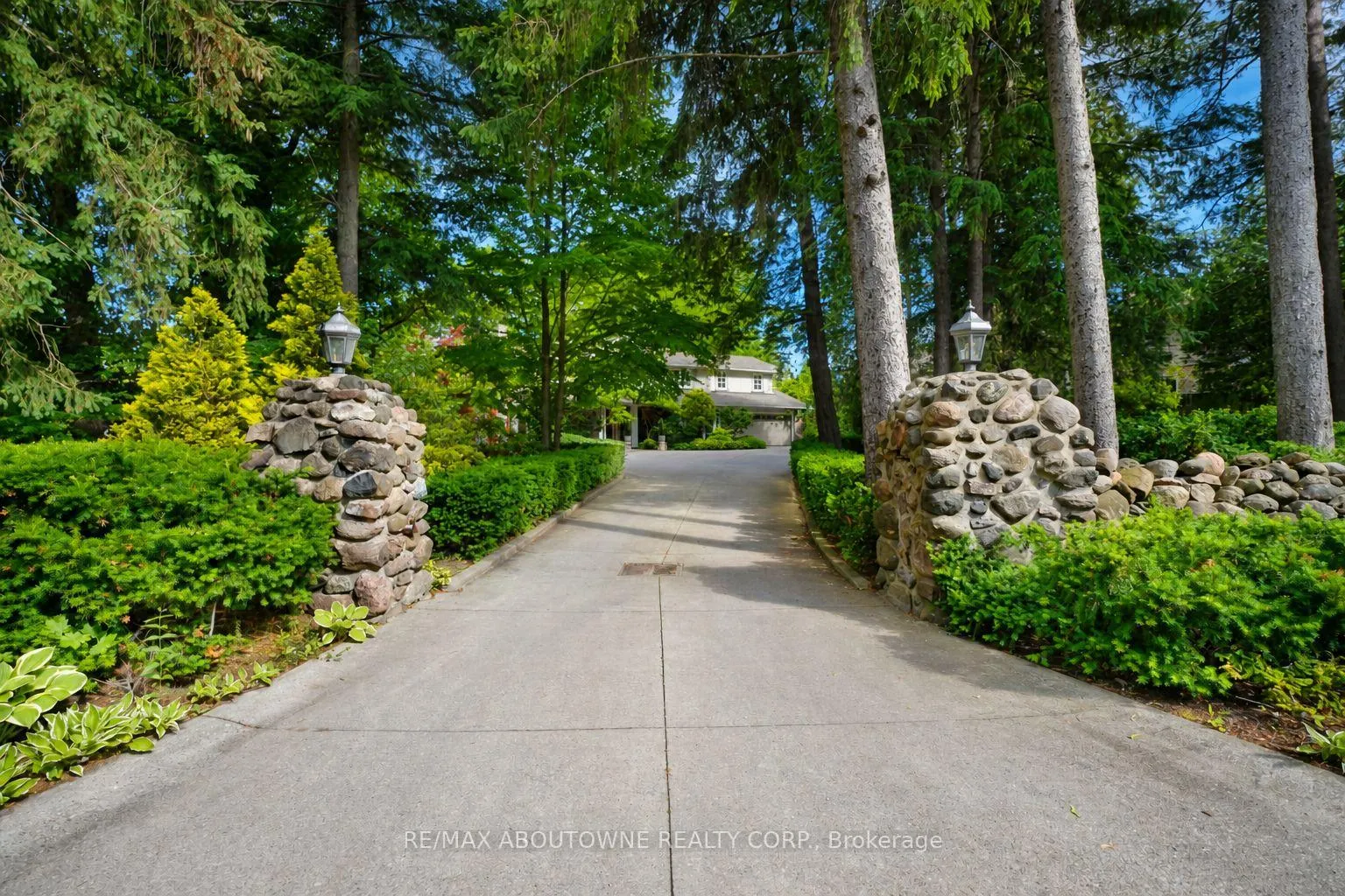 Photo 3 of 5052 Lakeshore Road, Burlington, Appleby — HOMEH