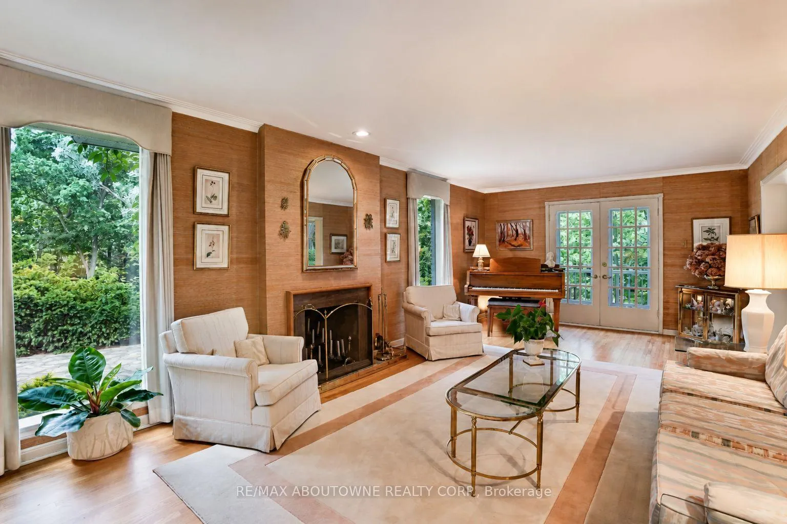 Photo 9 of 5052 Lakeshore Road, Burlington, Appleby — HOMEH