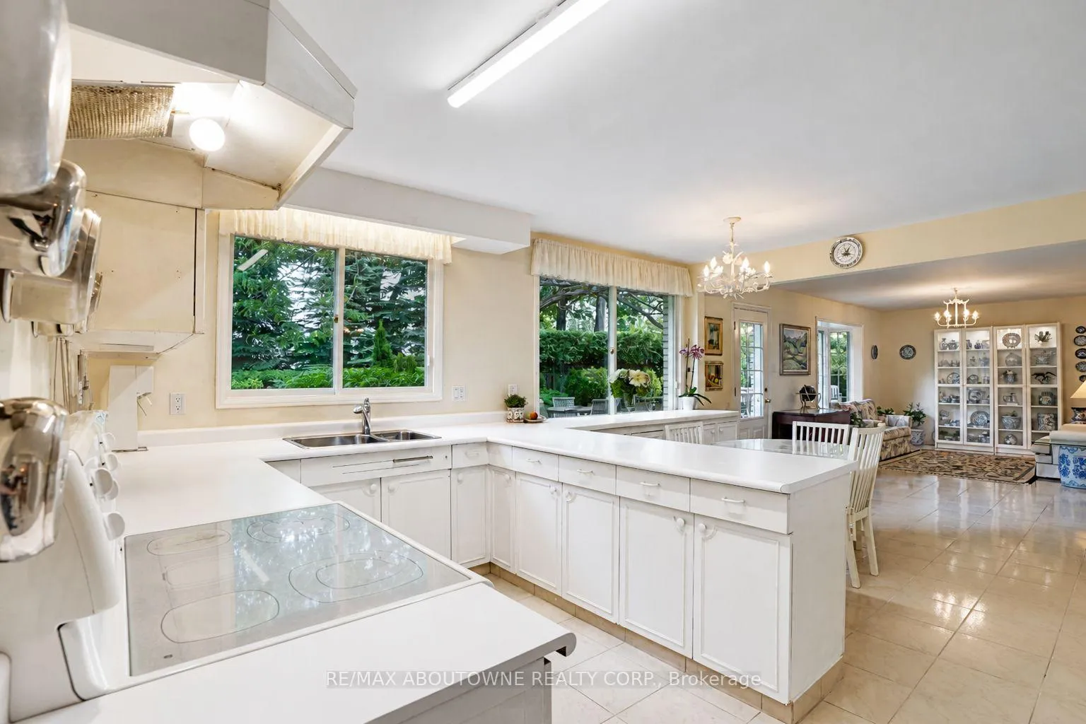 Photo 18 of 5052 Lakeshore Road, Burlington, Appleby — HOMEH
