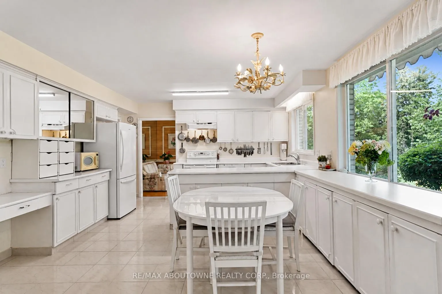 Photo 20 of 5052 Lakeshore Road, Burlington, Appleby — HOMEH