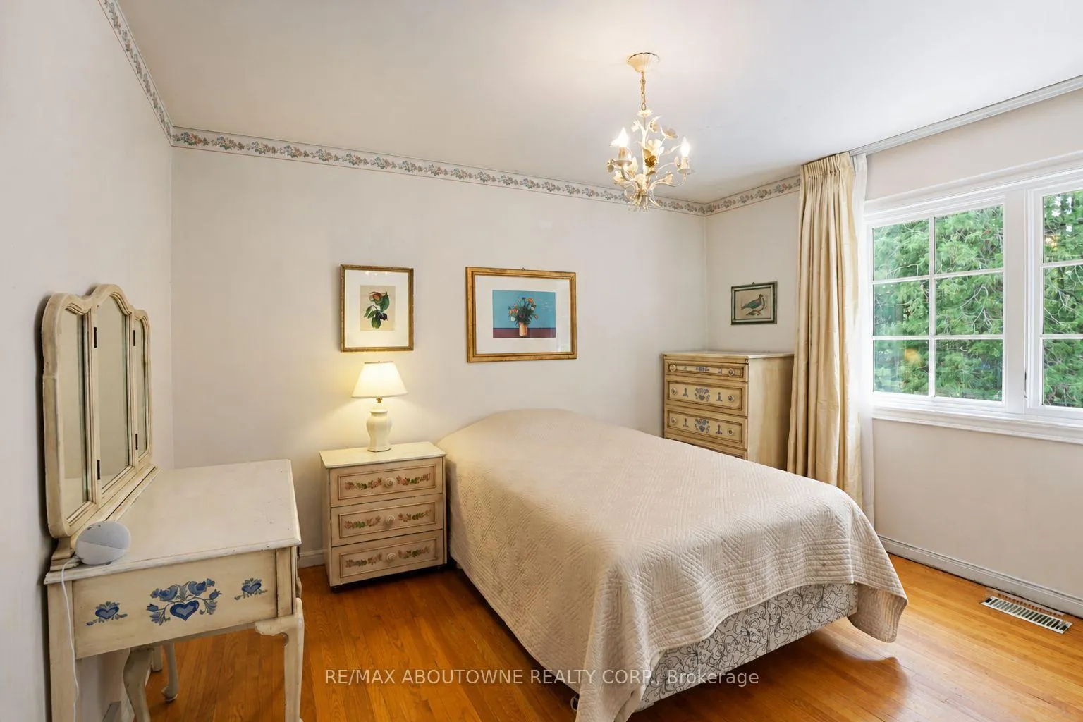 Photo 28 of 5052 Lakeshore Road, Burlington, Appleby — HOMEH