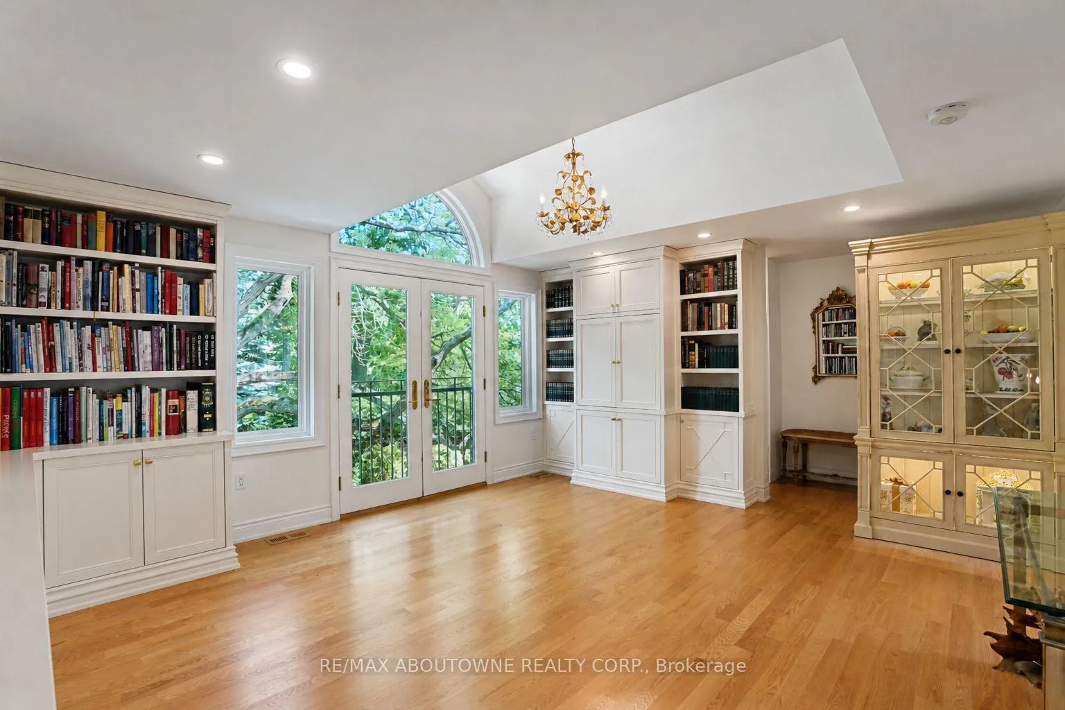Photo 31 of 5052 Lakeshore Road, Burlington, Appleby — HOMEH