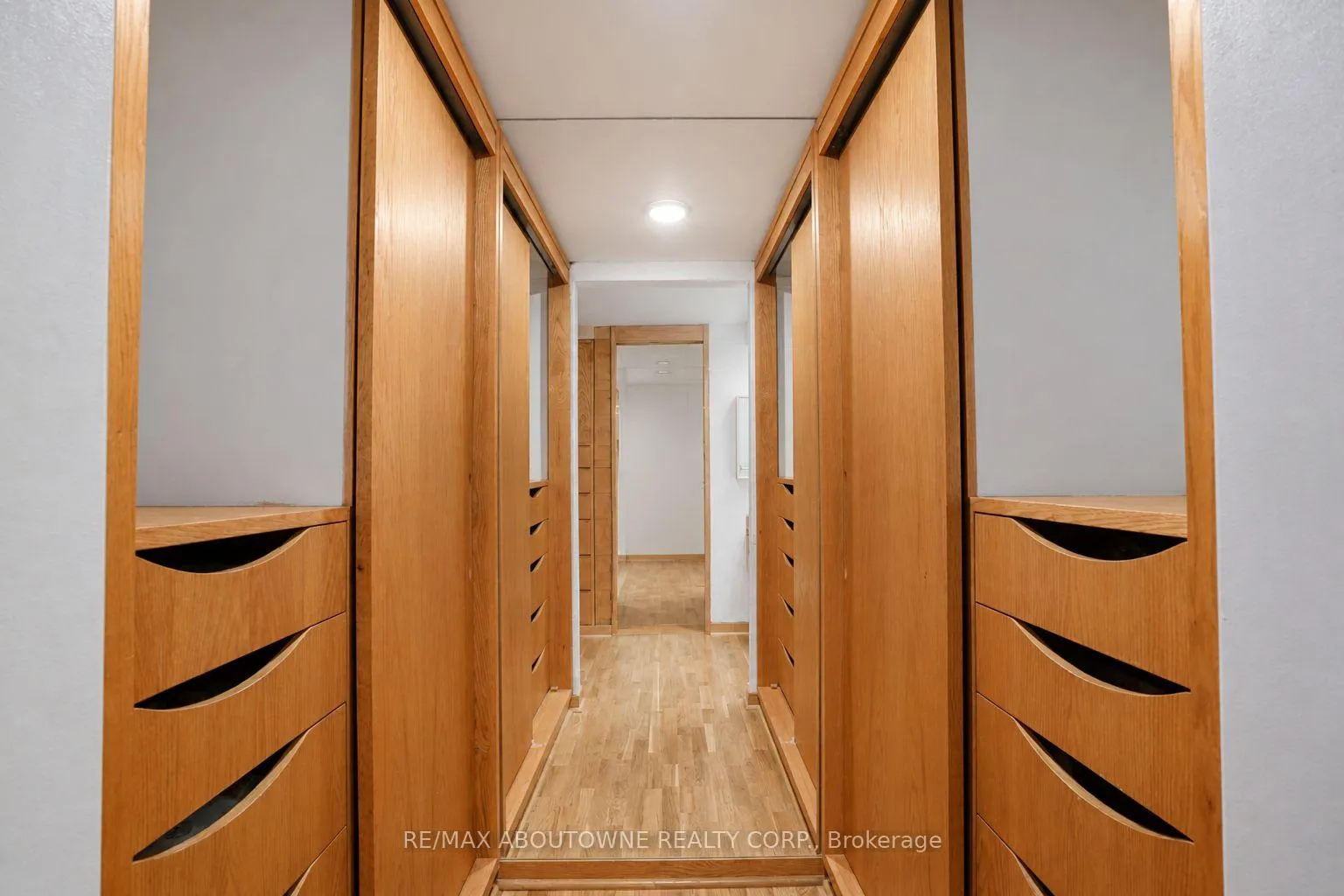 Photo 38 of 5052 Lakeshore Road, Burlington, Appleby — HOMEH