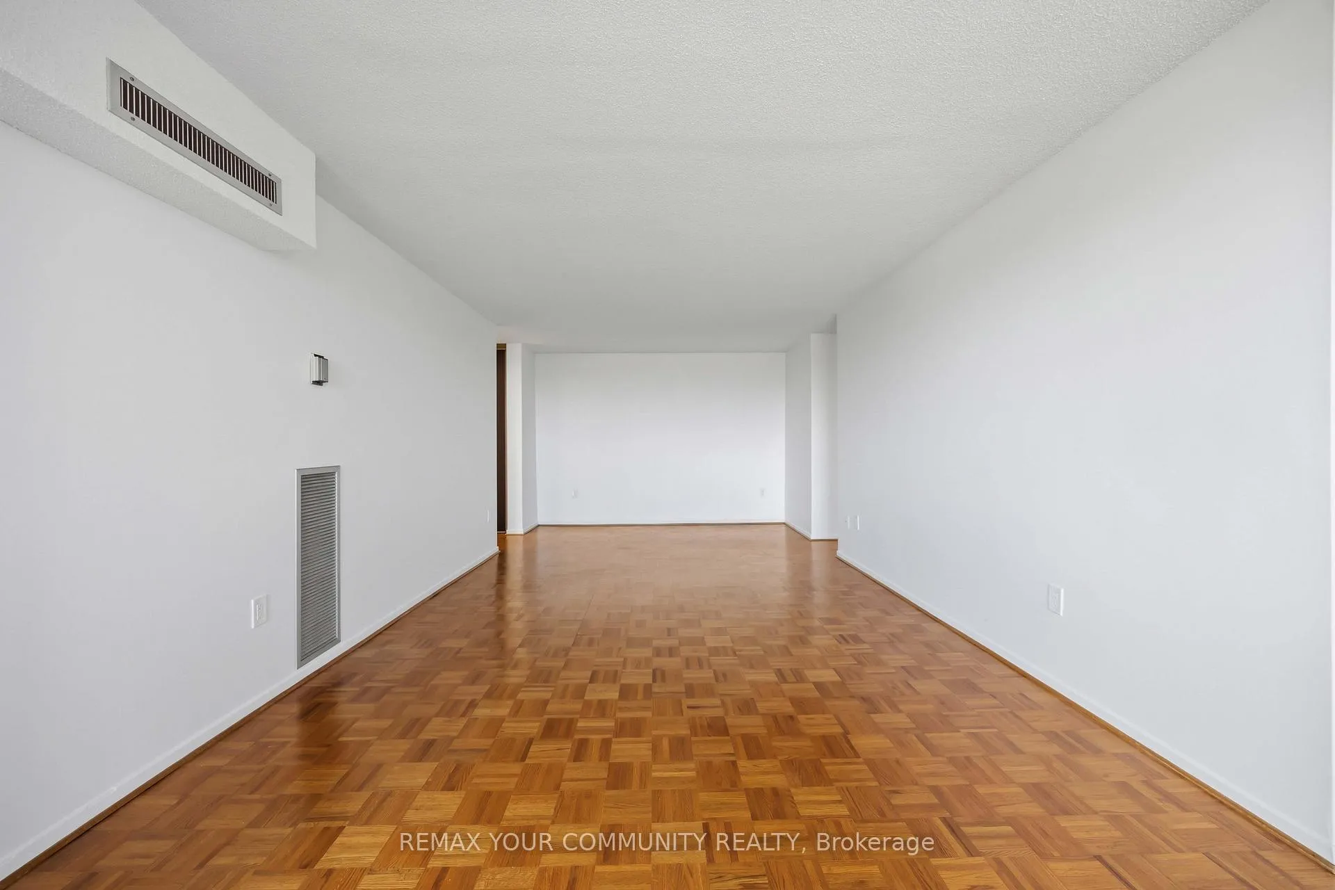 Photo 4 of Unit 801, 150 Neptune Drive, Toronto, Englemount-Lawrence — HOMEH