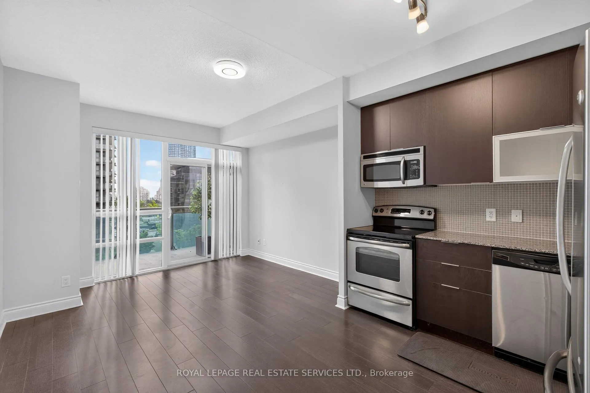 Photo 3 of Unit 512, 16 Brookers Lane, Etobicoke, Mimico — HOMEH