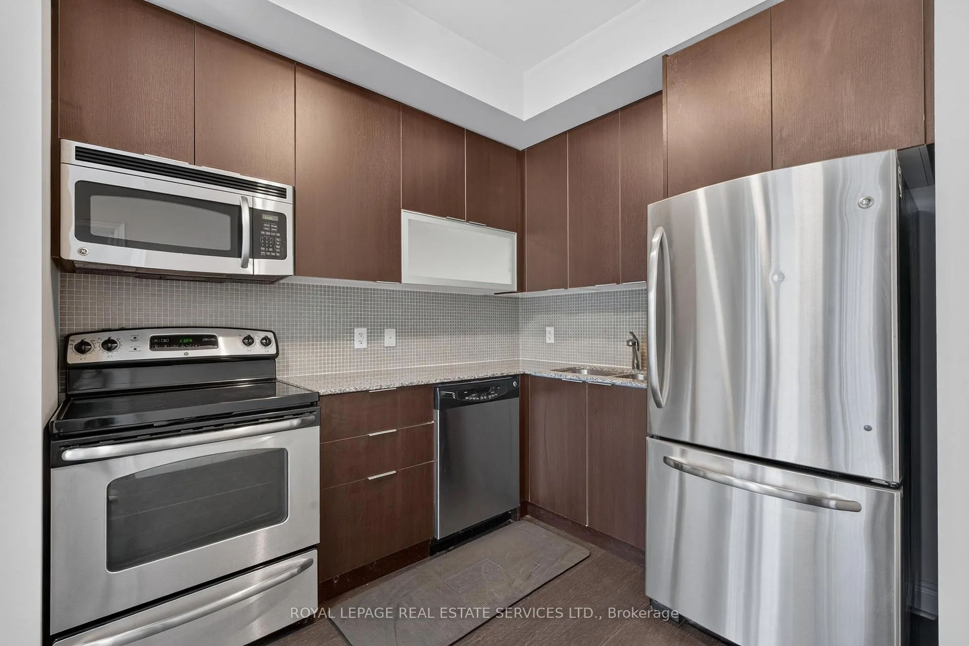 Photo 7 of Unit 512, 16 Brookers Lane, Etobicoke, Mimico — HOMEH