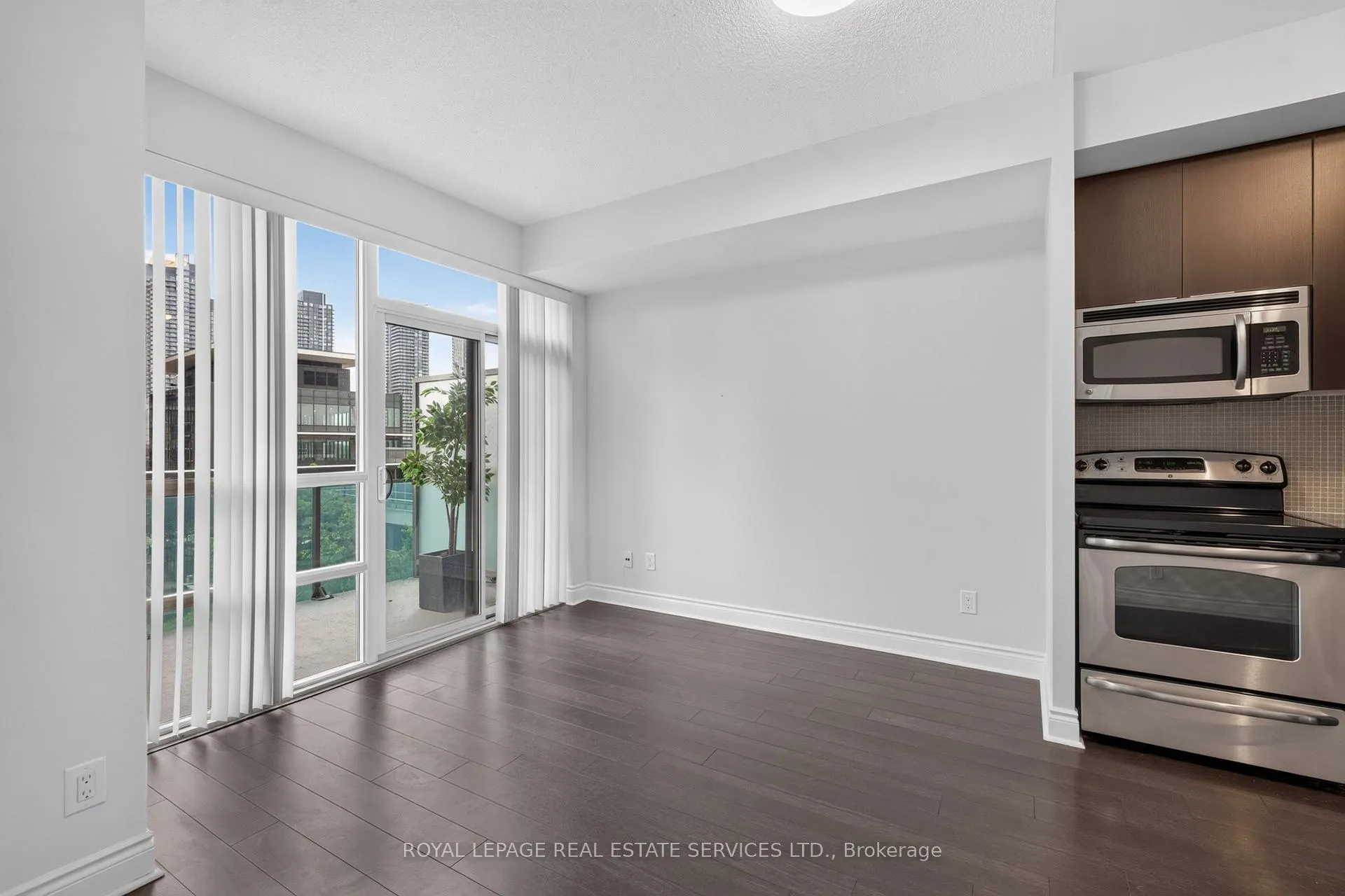 Photo 14 of Unit 512, 16 Brookers Lane, Etobicoke, Mimico — HOMEH