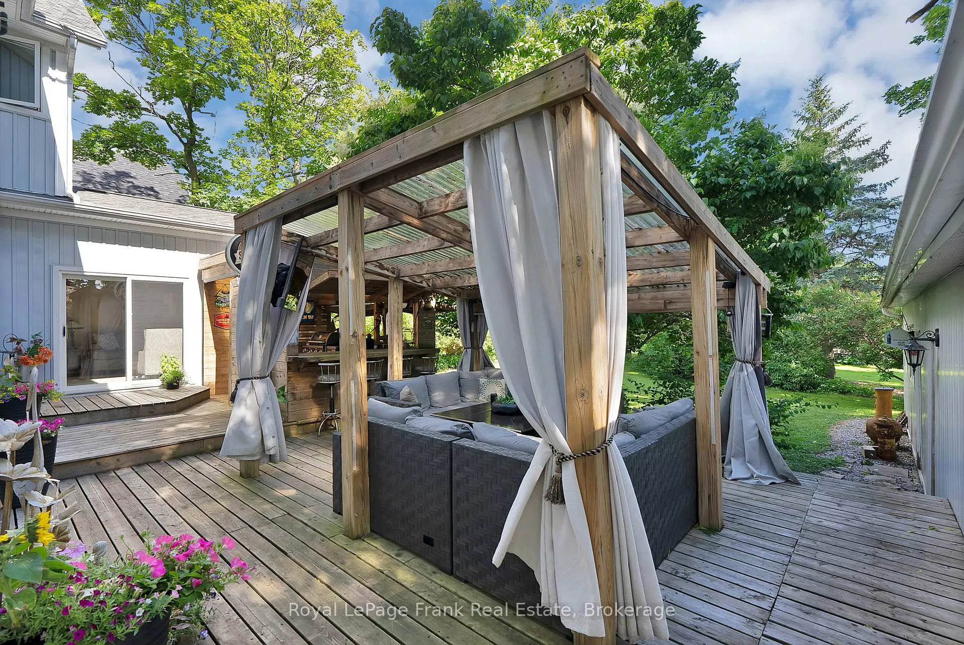 Photo 6 of 1731 Lane Street, Pickering, Rural Pickering — HOMEH