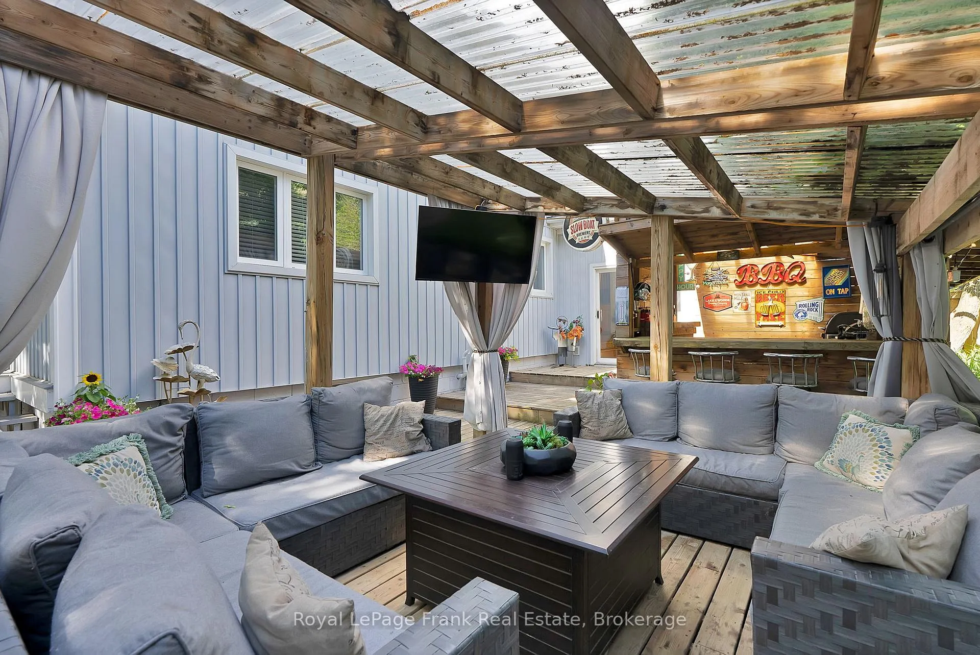 Photo 10 of 1731 Lane Street, Pickering, Rural Pickering — HOMEH