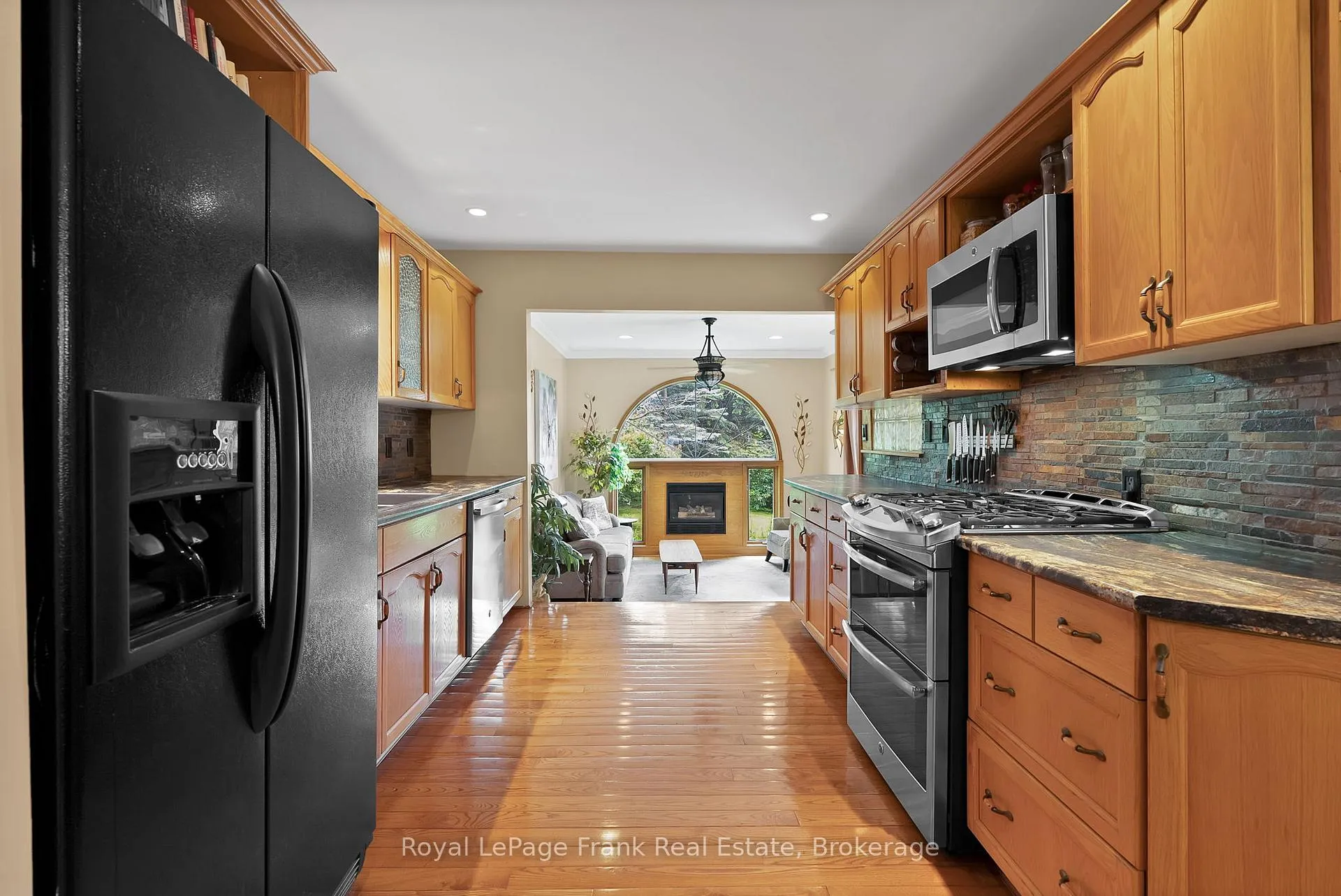 Photo 21 of 1731 Lane Street, Pickering, Rural Pickering — HOMEH