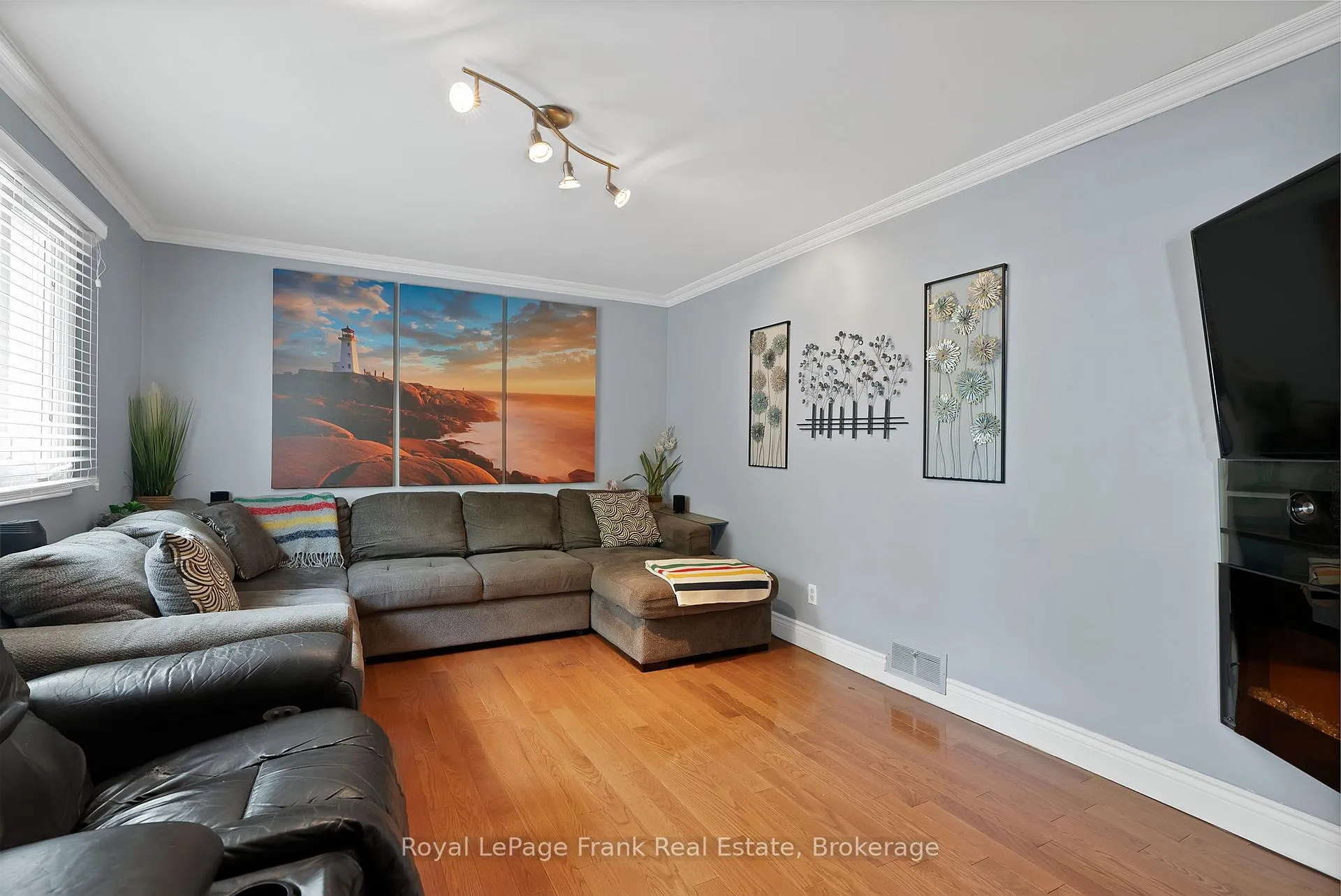 Photo 26 of 1731 Lane Street, Pickering, Rural Pickering — HOMEH