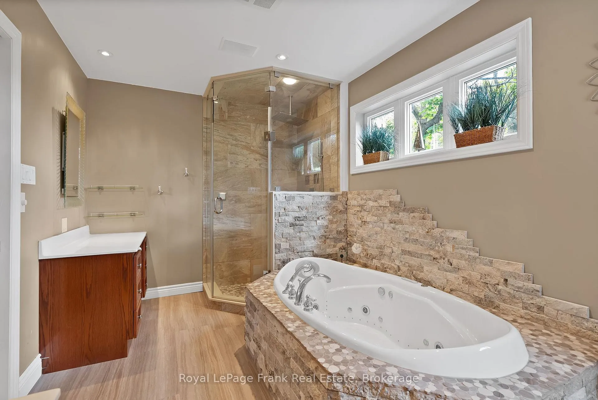 Photo 35 of 1731 Lane Street, Pickering, Rural Pickering — HOMEH