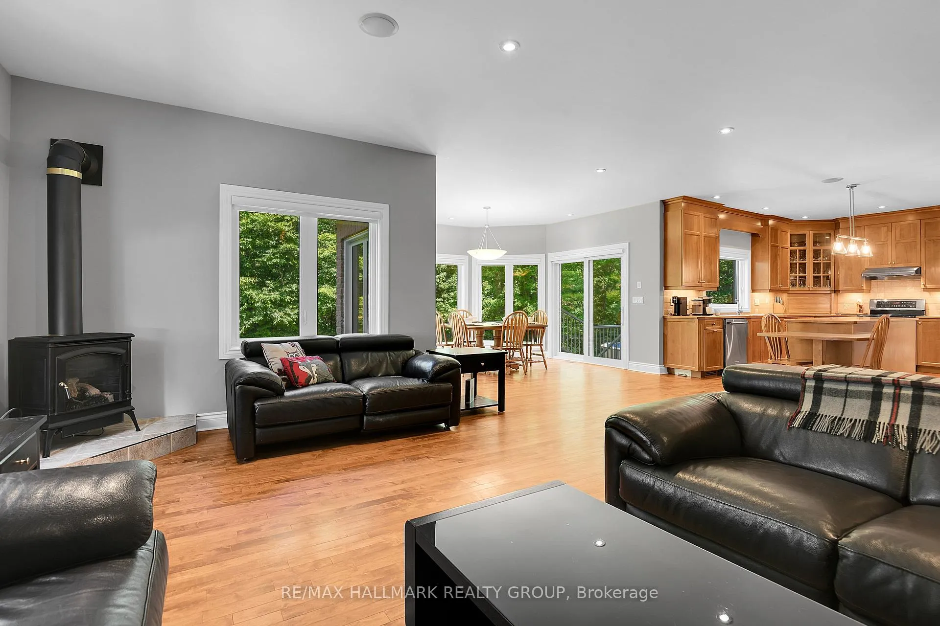 Photo 16 of 1705 Silver Bark Avenue, Ottawa, Orleans/Sunridge — HOMEH