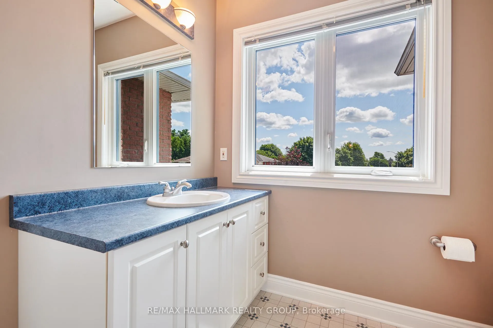 Photo 32 of 1705 Silver Bark Avenue, Ottawa, Orleans/Sunridge — HOMEH