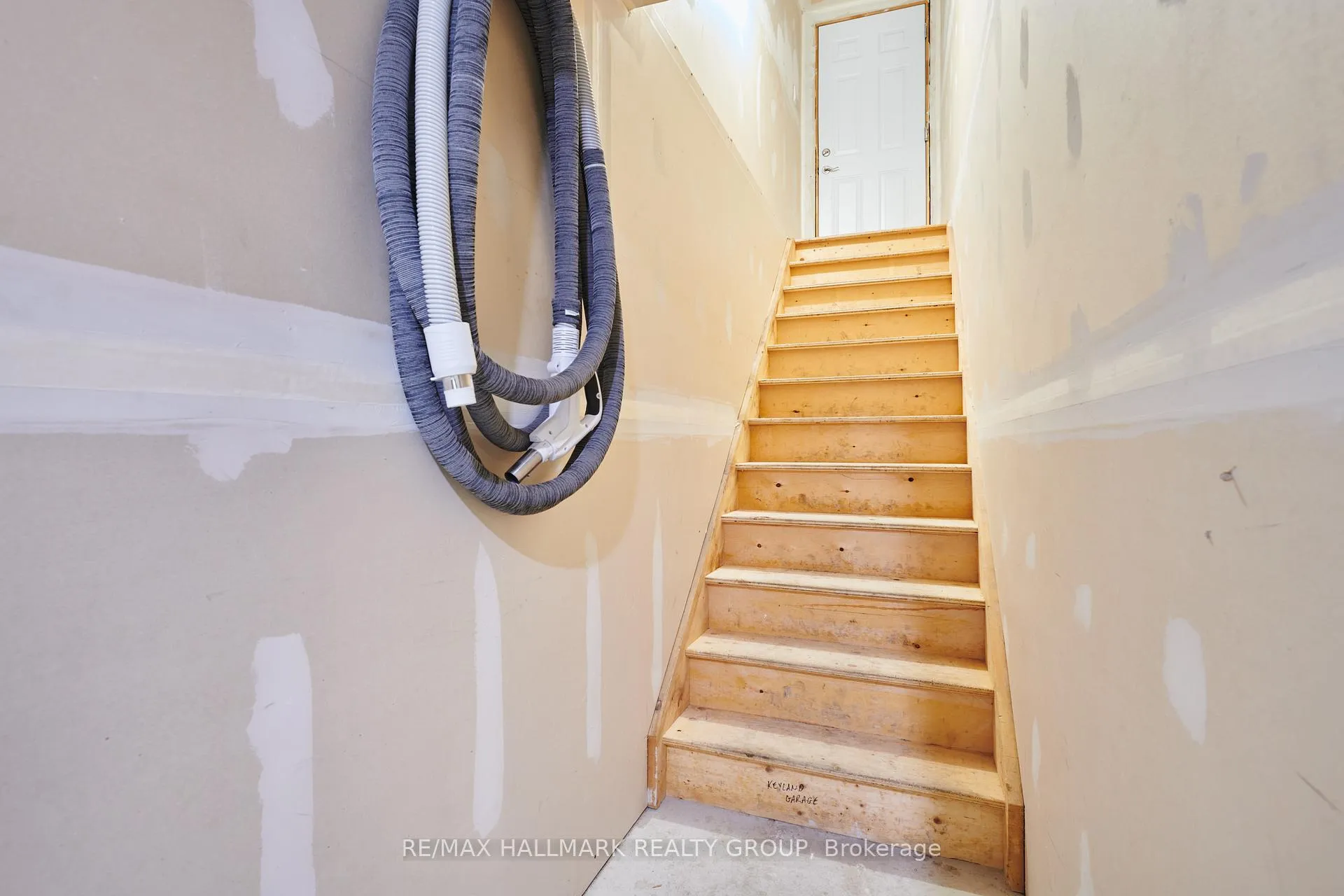 Photo 43 of 1705 Silver Bark Avenue, Ottawa, Orleans/Sunridge — HOMEH