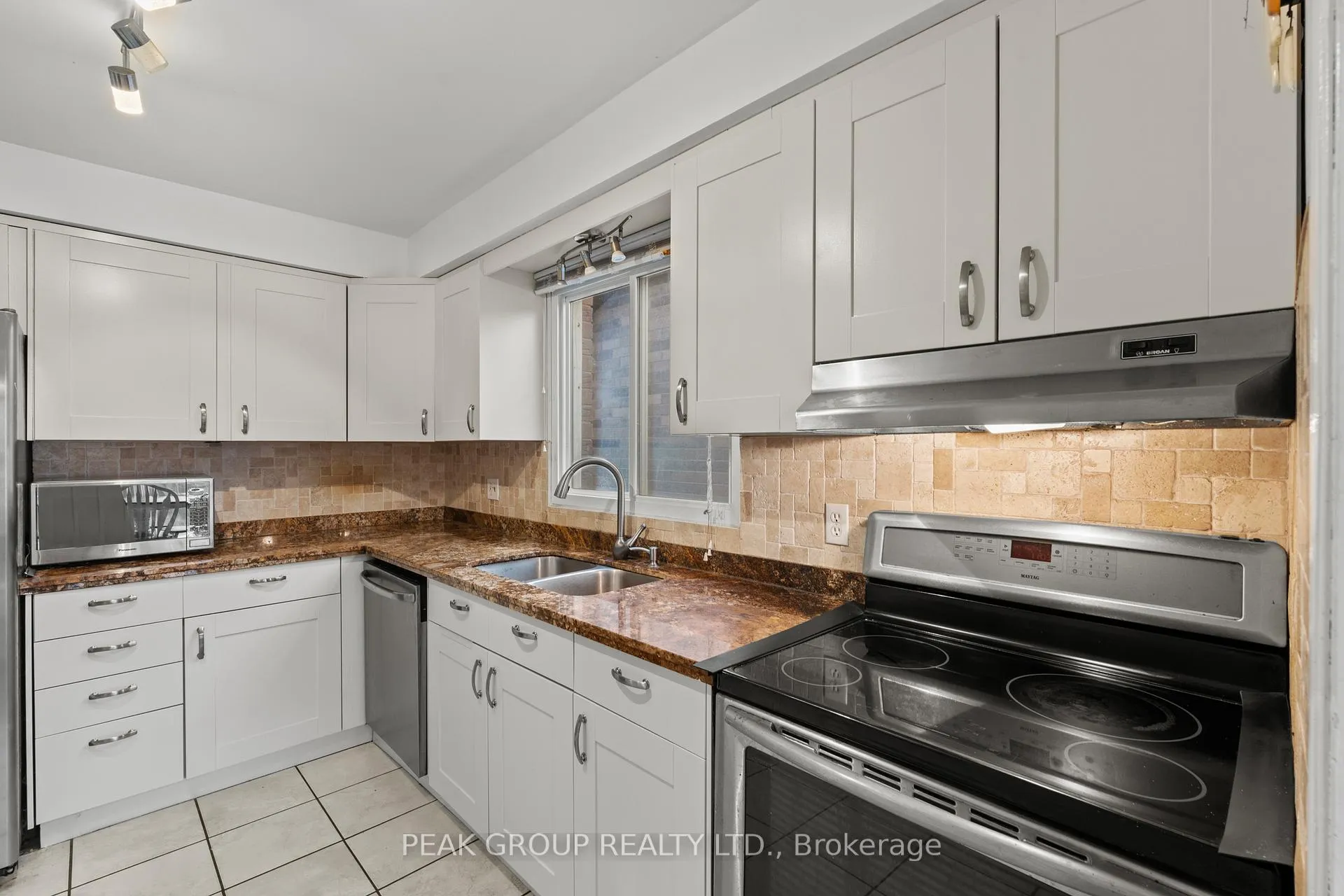 Photo 12 of 18 Sandra Crescent, Grimsby, Grimsby East — HOMEH