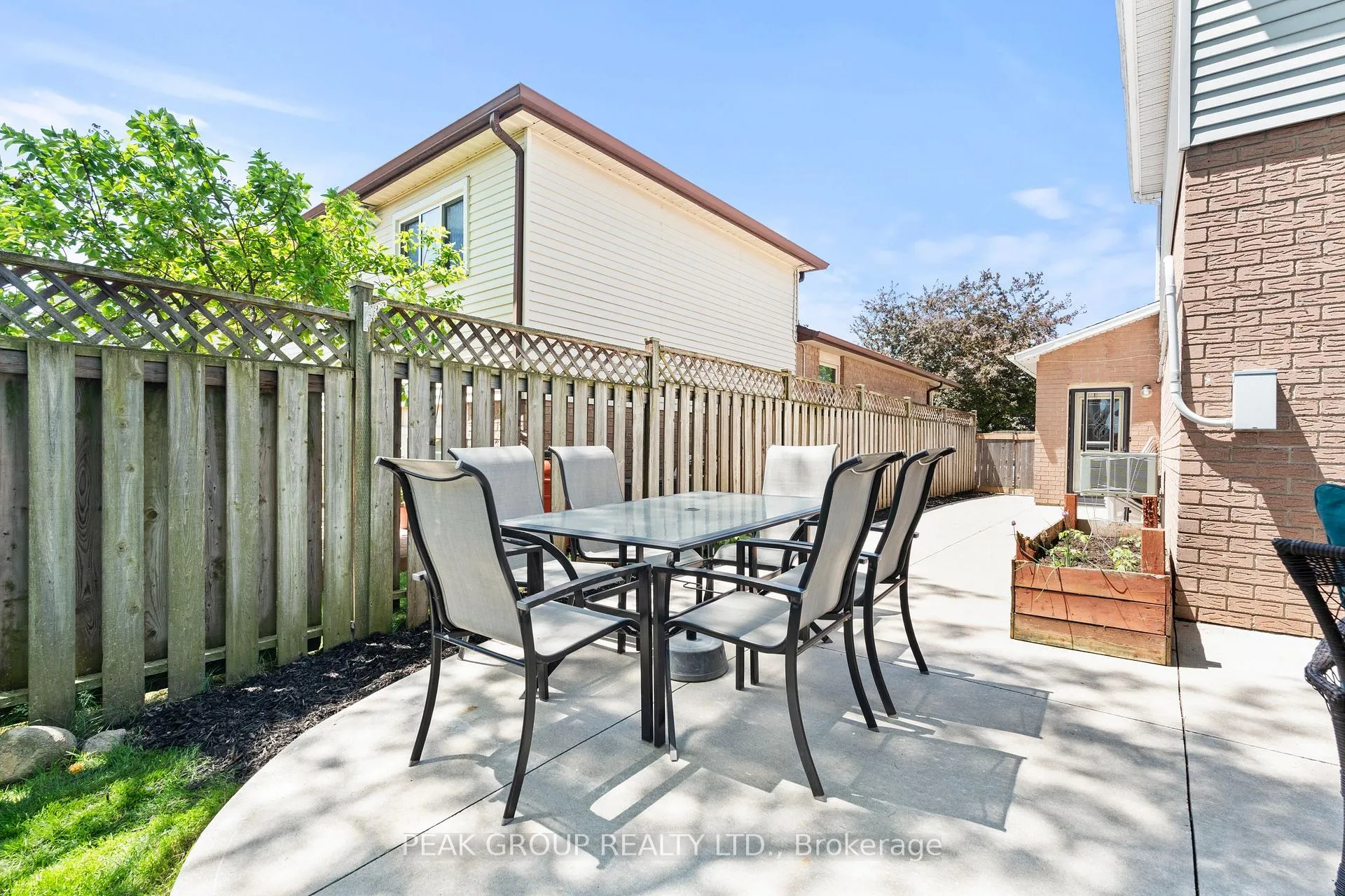 Photo 36 of 18 Sandra Crescent, Grimsby, Grimsby East — HOMEH