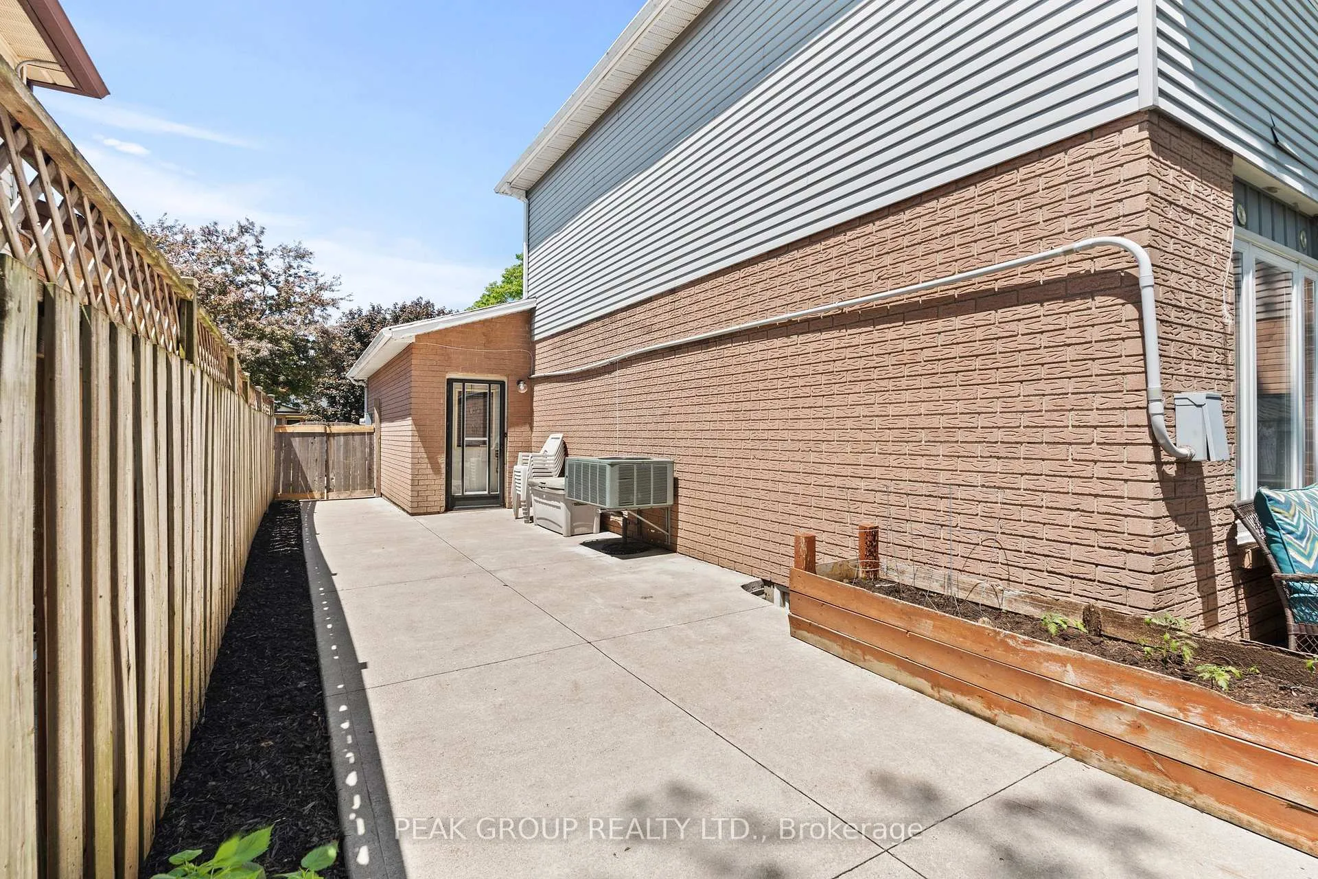 Photo 41 of 18 Sandra Crescent, Grimsby, Grimsby East — HOMEH