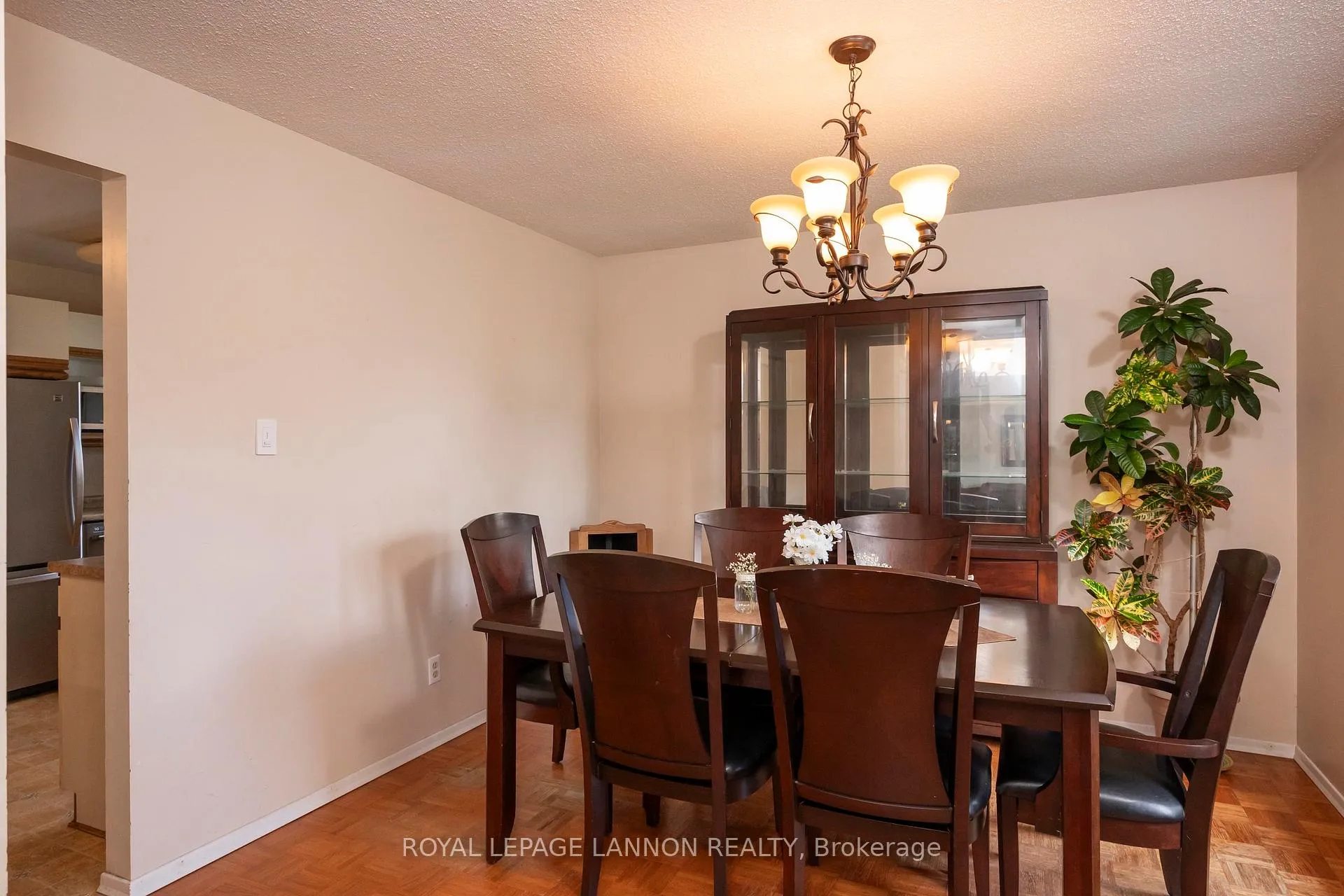 Photo 8 of 124 Welland Street, Thunder Bay, County Park — HOMEH