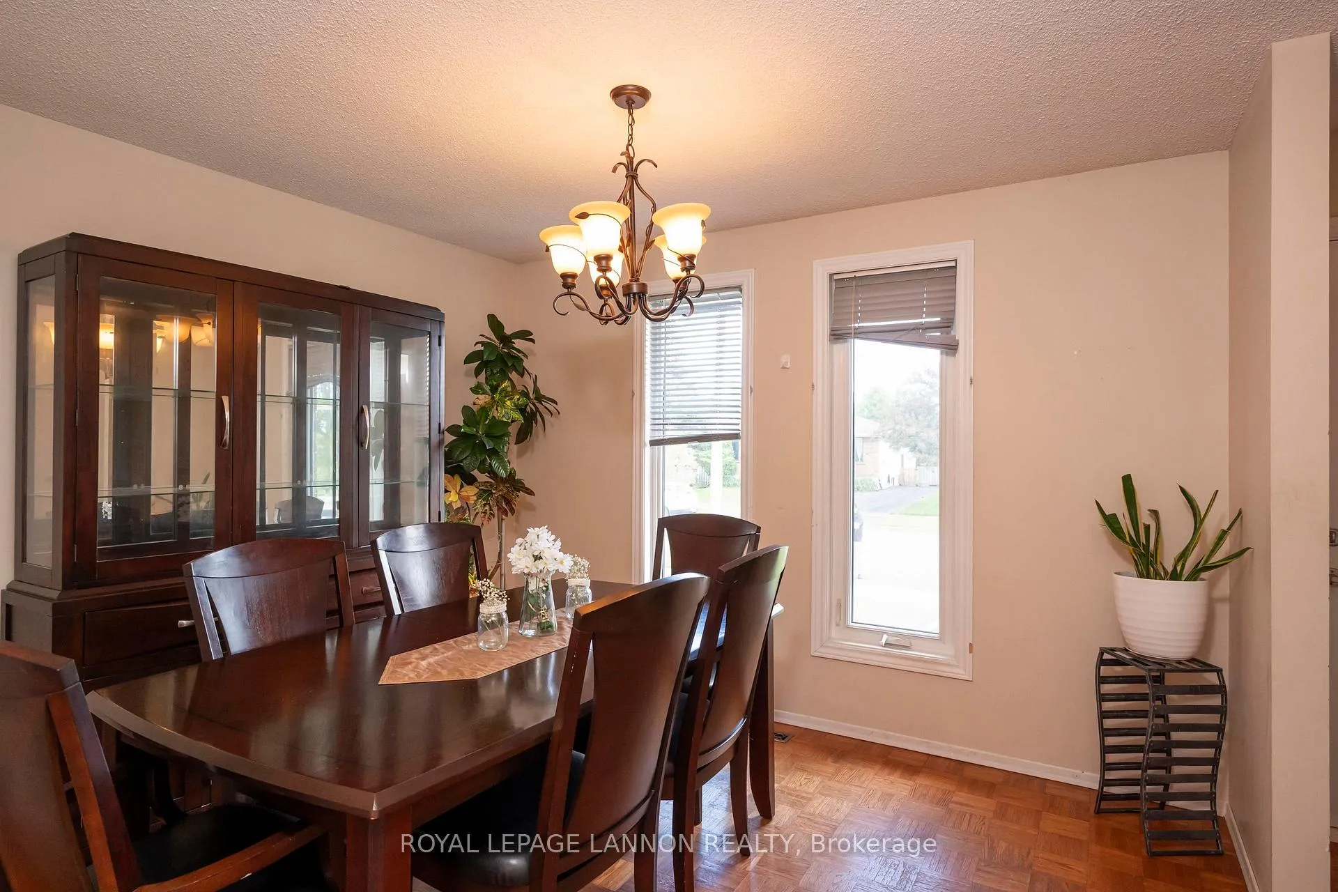 Photo 9 of 124 Welland Street, Thunder Bay, County Park — HOMEH