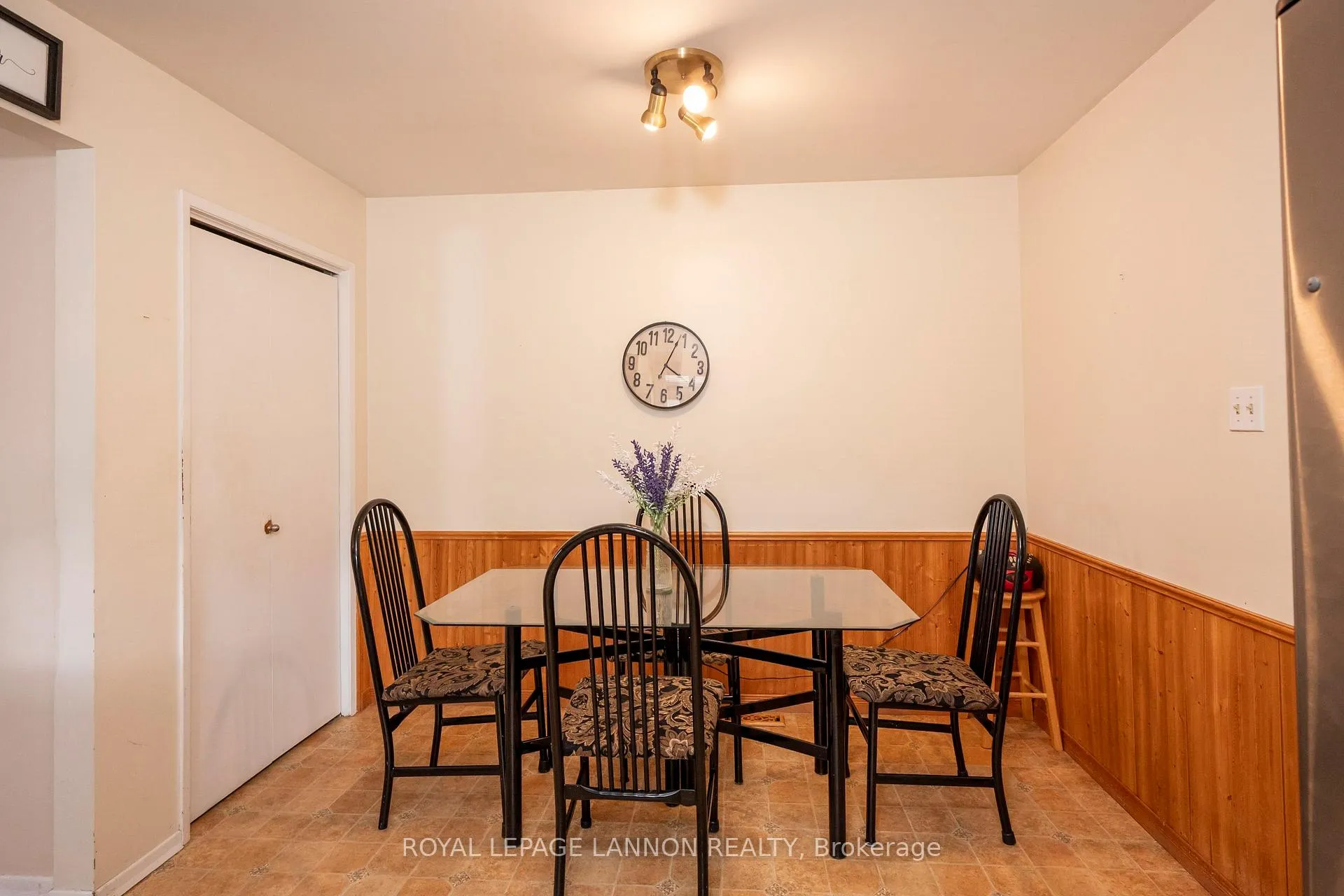 Photo 14 of 124 Welland Street, Thunder Bay, County Park — HOMEH