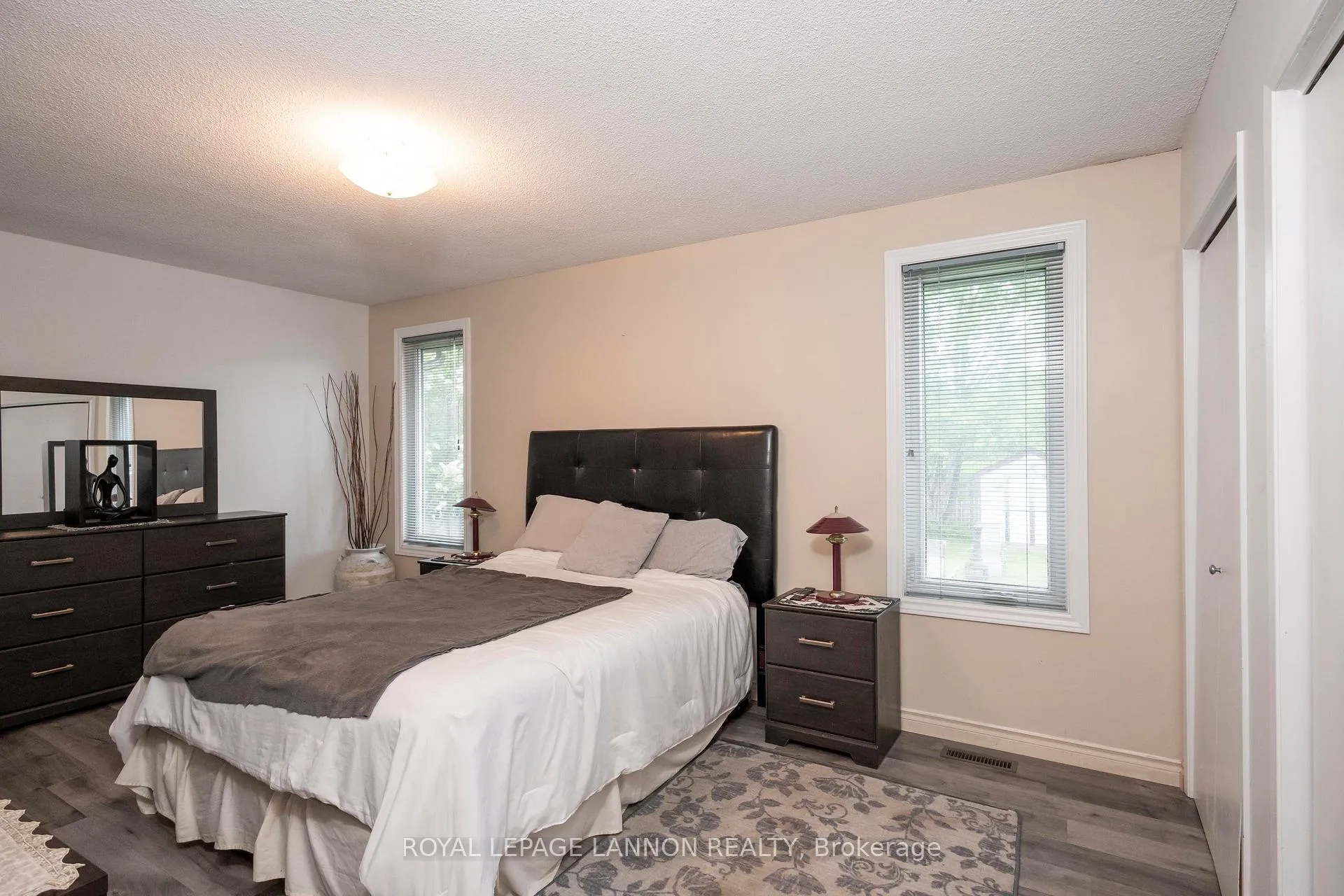 Photo 23 of 124 Welland Street, Thunder Bay, County Park — HOMEH