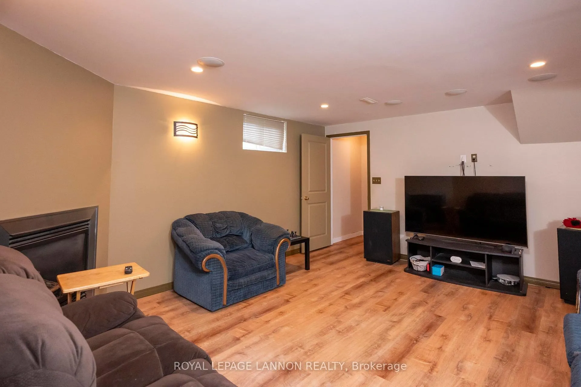 Photo 37 of 124 Welland Street, Thunder Bay, County Park — HOMEH