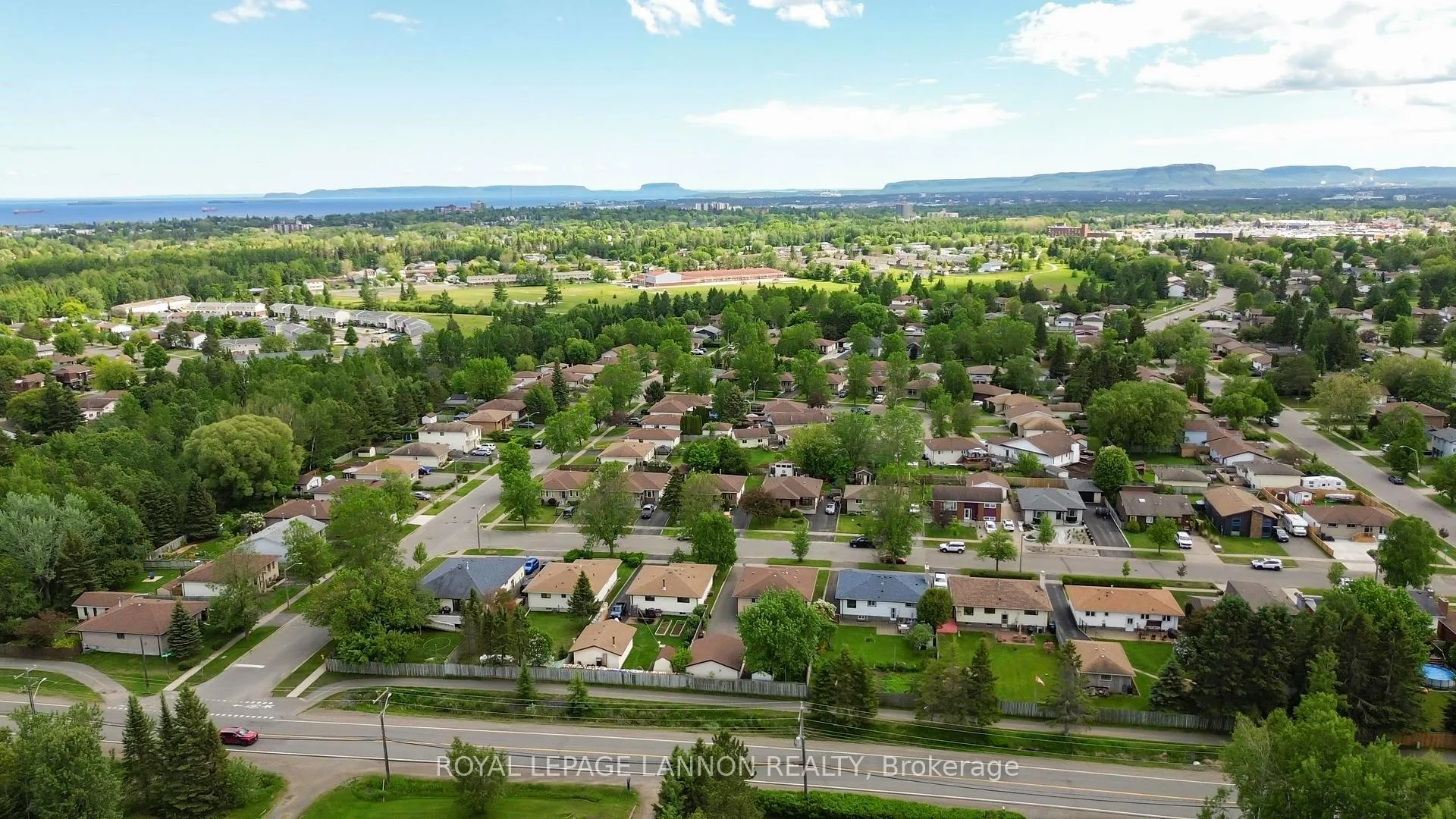 Photo 44 of 124 Welland Street, Thunder Bay, County Park — HOMEH