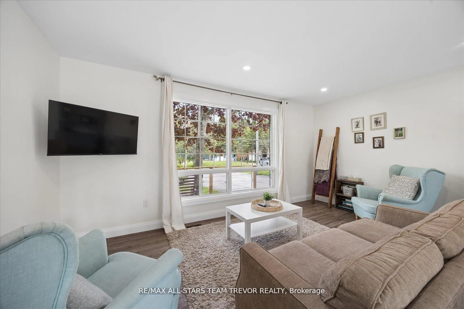 Photo 4 of 11 Halmar Park Road, Georgina, Pefferlaw — HOMEH