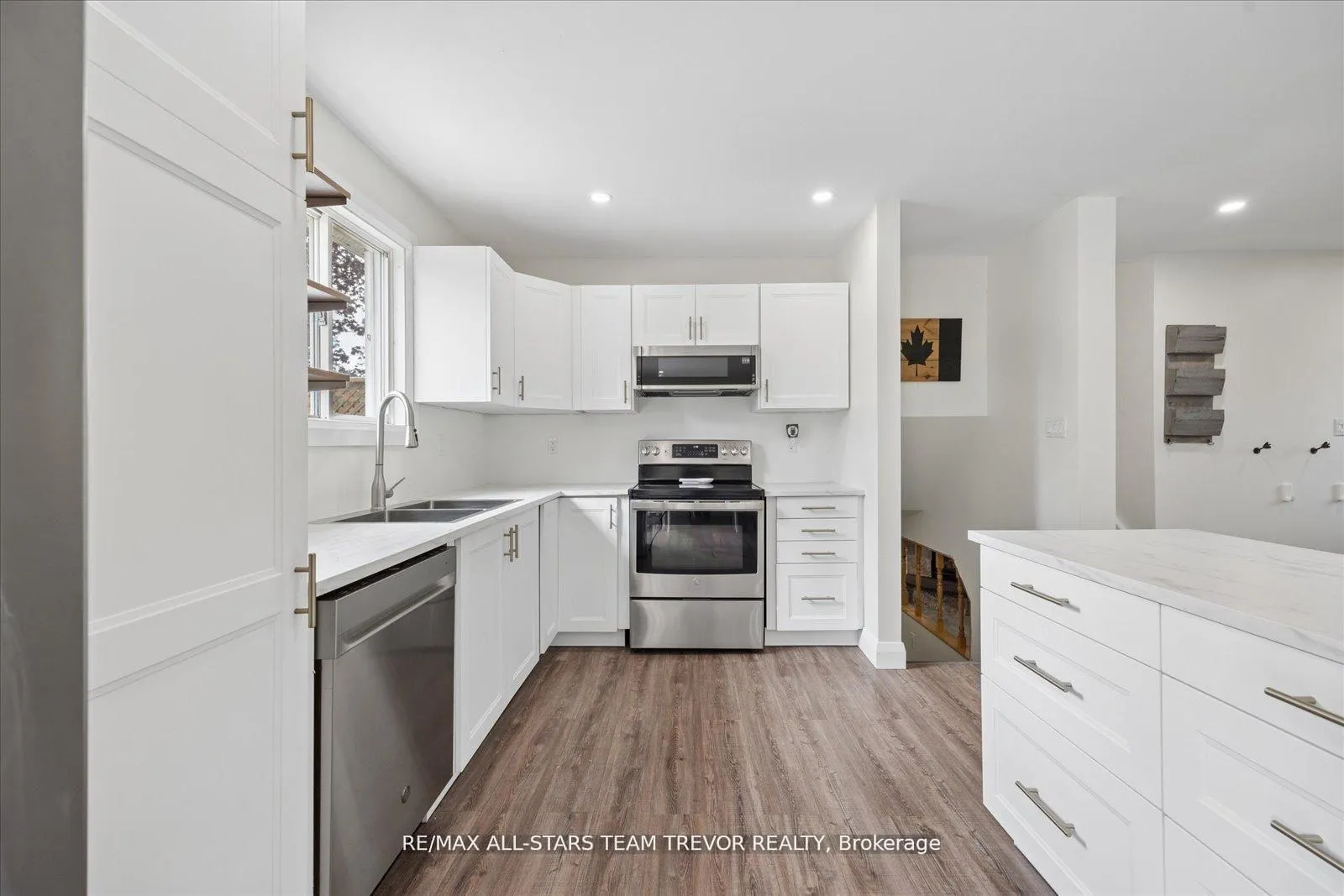 Photo 10 of 11 Halmar Park Road, Georgina, Pefferlaw — HOMEH