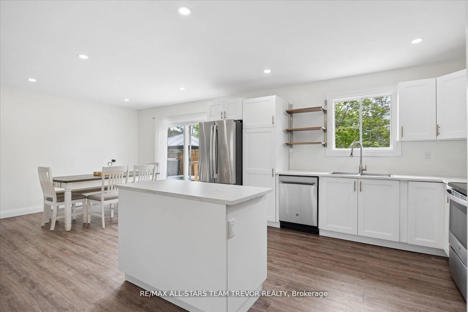 Photo 12 of 11 Halmar Park Road, Georgina, Pefferlaw — HOMEH