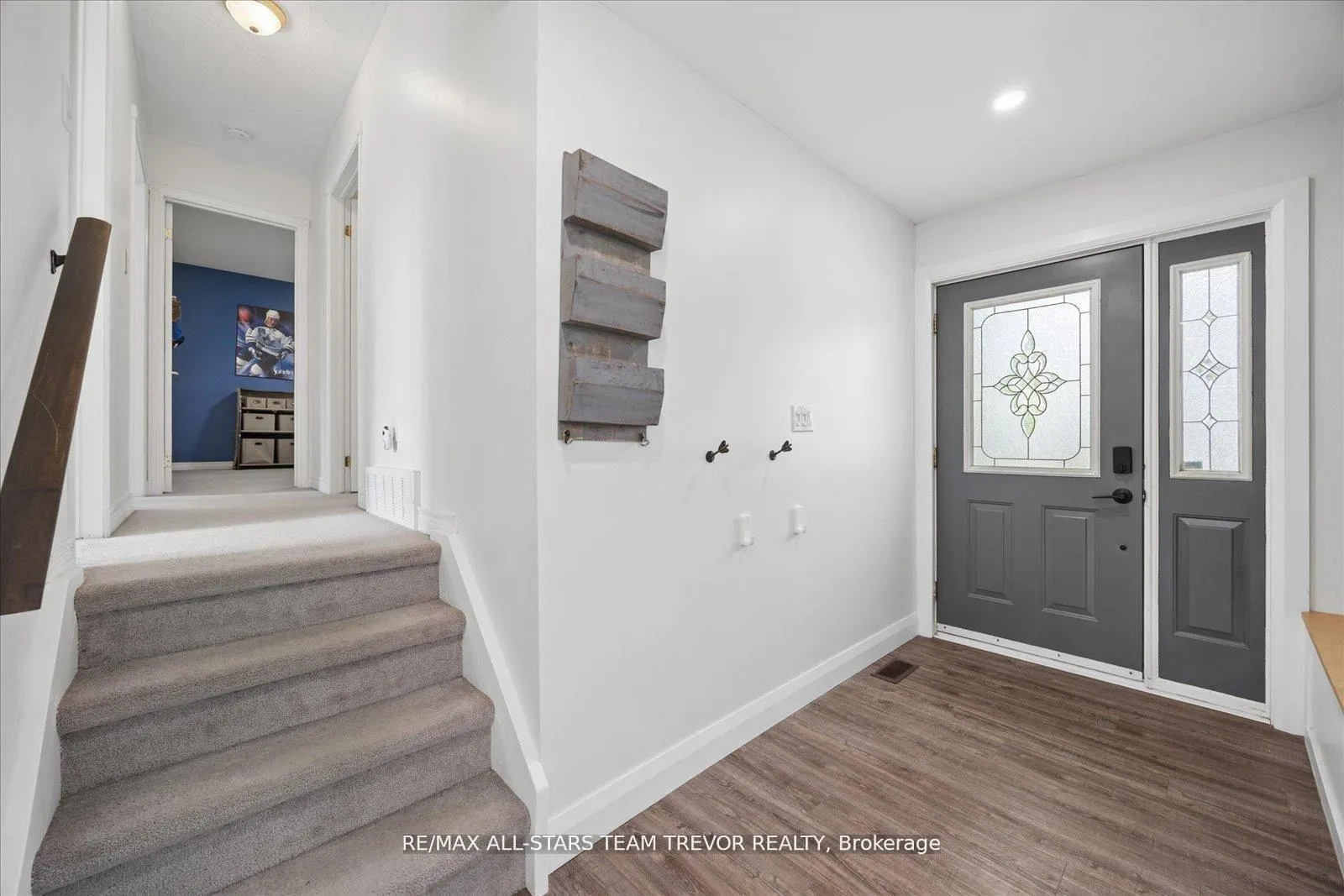 Photo 15 of 11 Halmar Park Road, Georgina, Pefferlaw — HOMEH