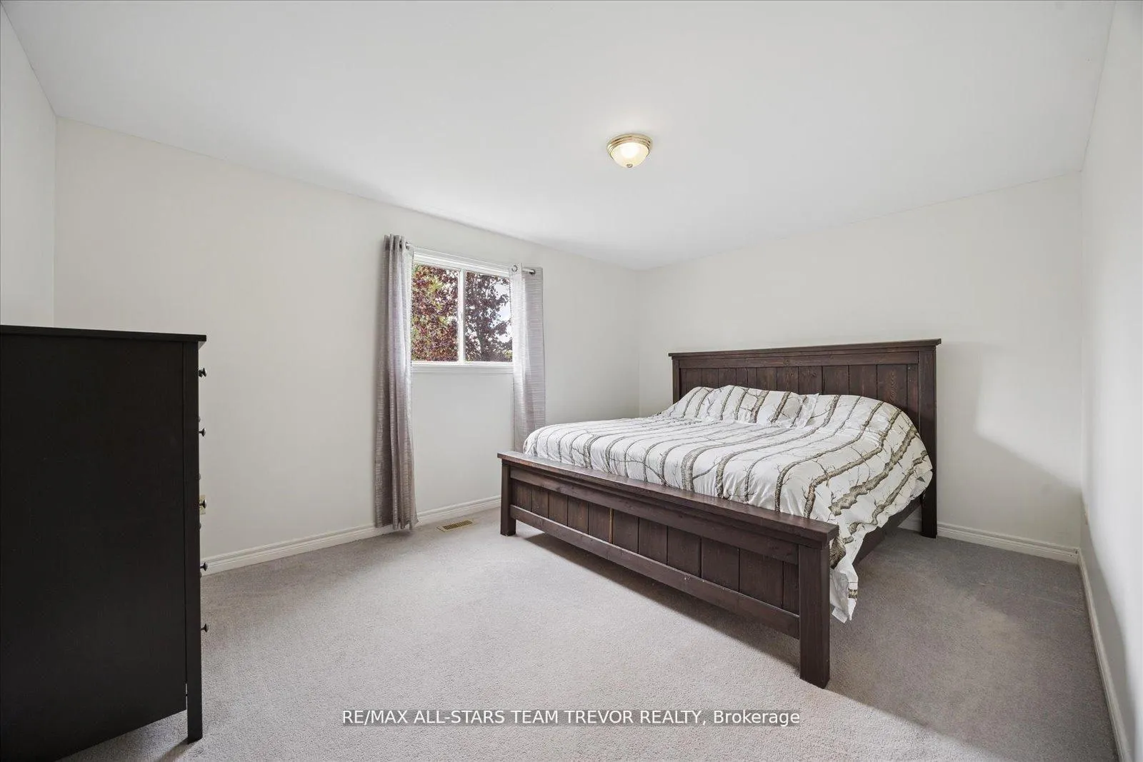 Photo 16 of 11 Halmar Park Road, Georgina, Pefferlaw — HOMEH