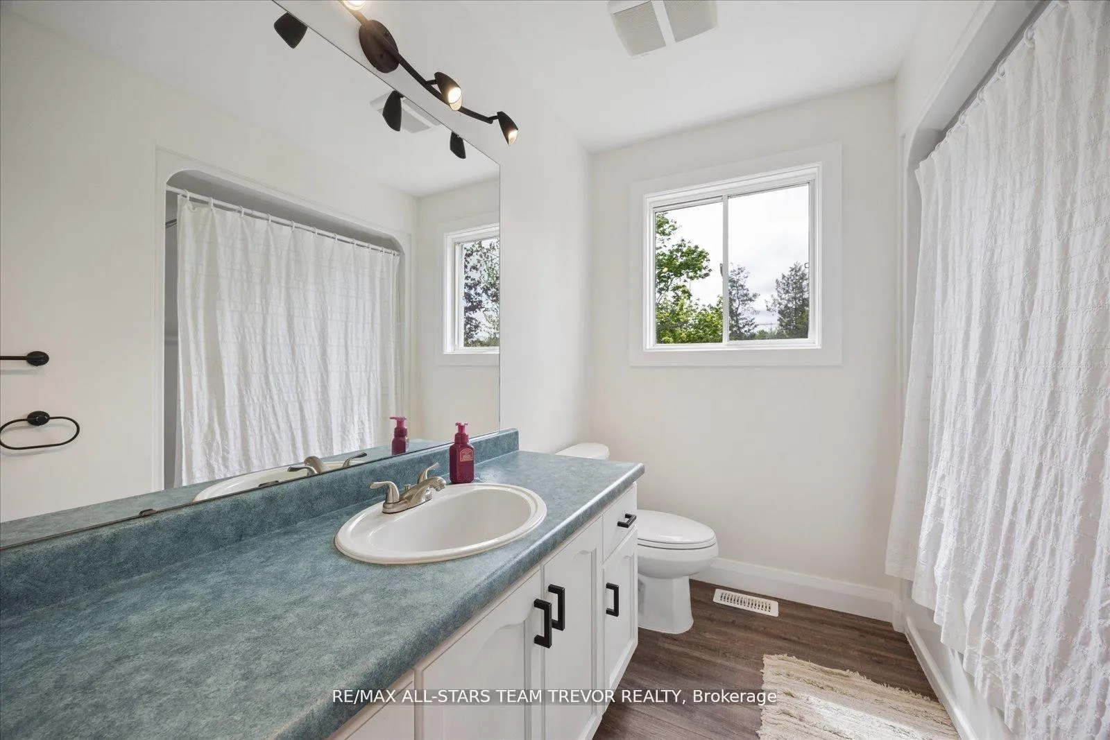 Photo 22 of 11 Halmar Park Road, Georgina, Pefferlaw — HOMEH