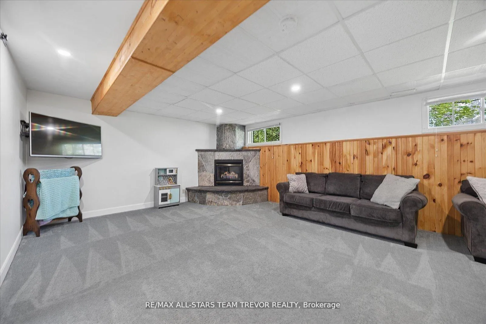 Photo 23 of 11 Halmar Park Road, Georgina, Pefferlaw — HOMEH