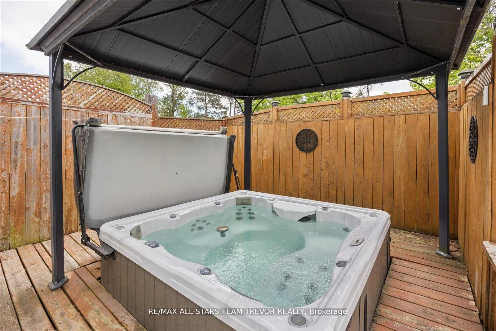 Photo 32 of 11 Halmar Park Road, Georgina, Pefferlaw — HOMEH