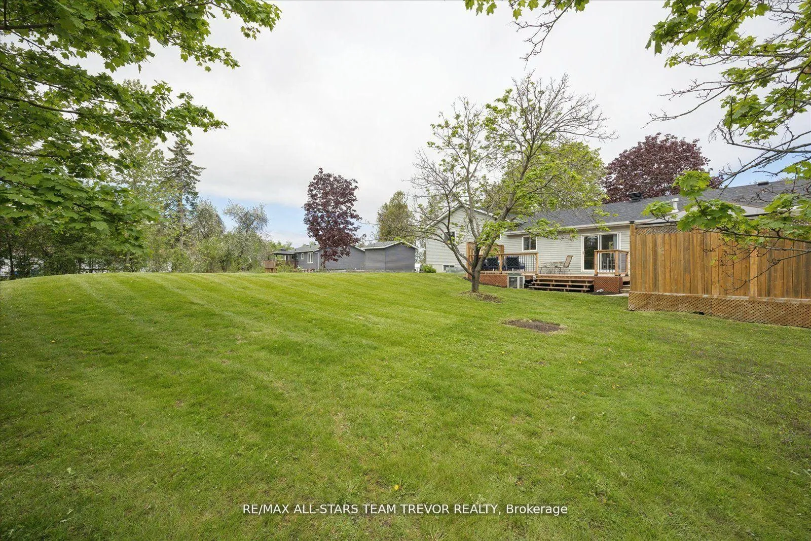 Photo 34 of 11 Halmar Park Road, Georgina, Pefferlaw — HOMEH