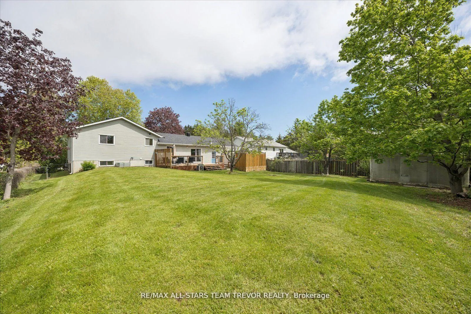 Photo 37 of 11 Halmar Park Road, Georgina, Pefferlaw — HOMEH
