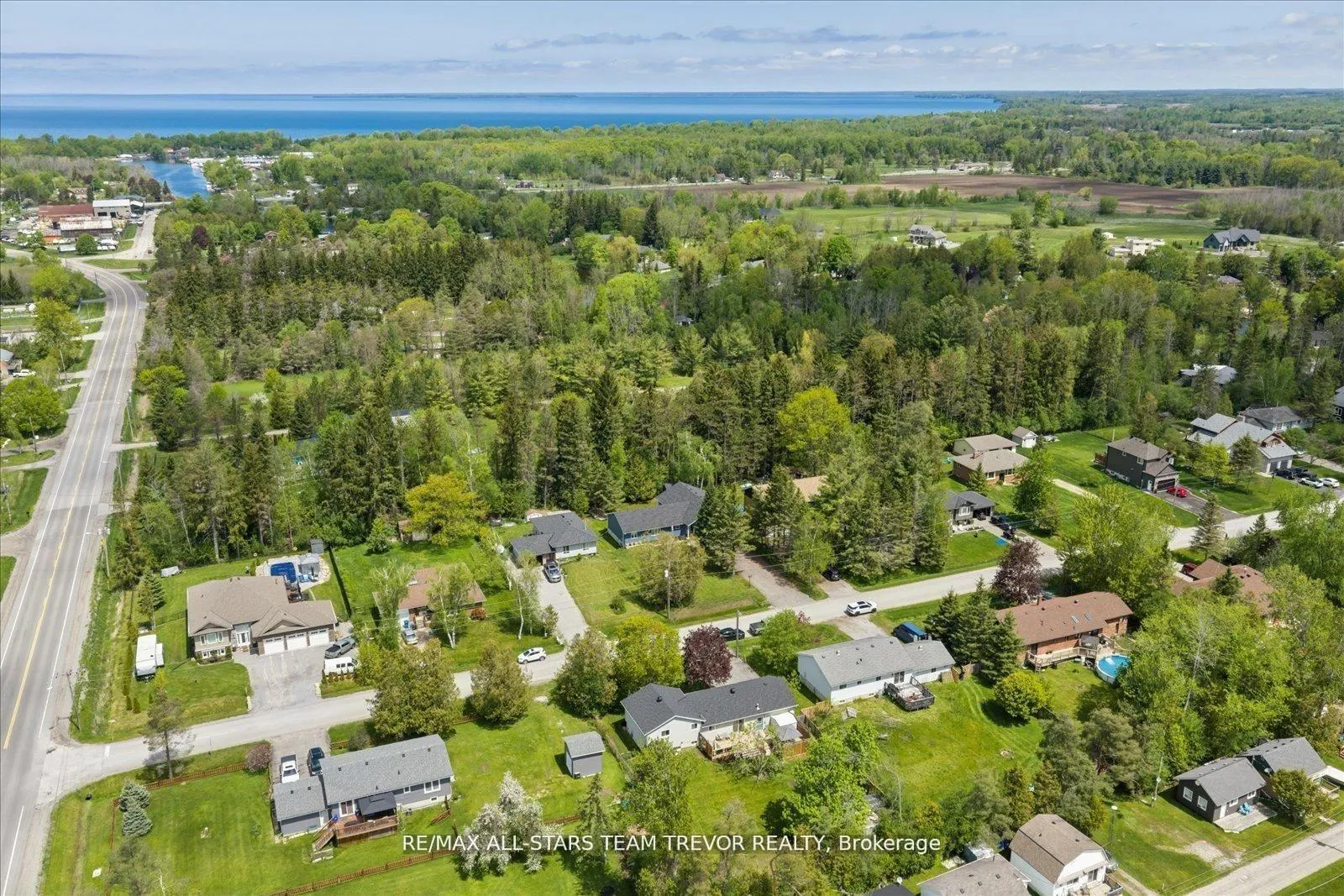 Photo 43 of 11 Halmar Park Road, Georgina, Pefferlaw — HOMEH