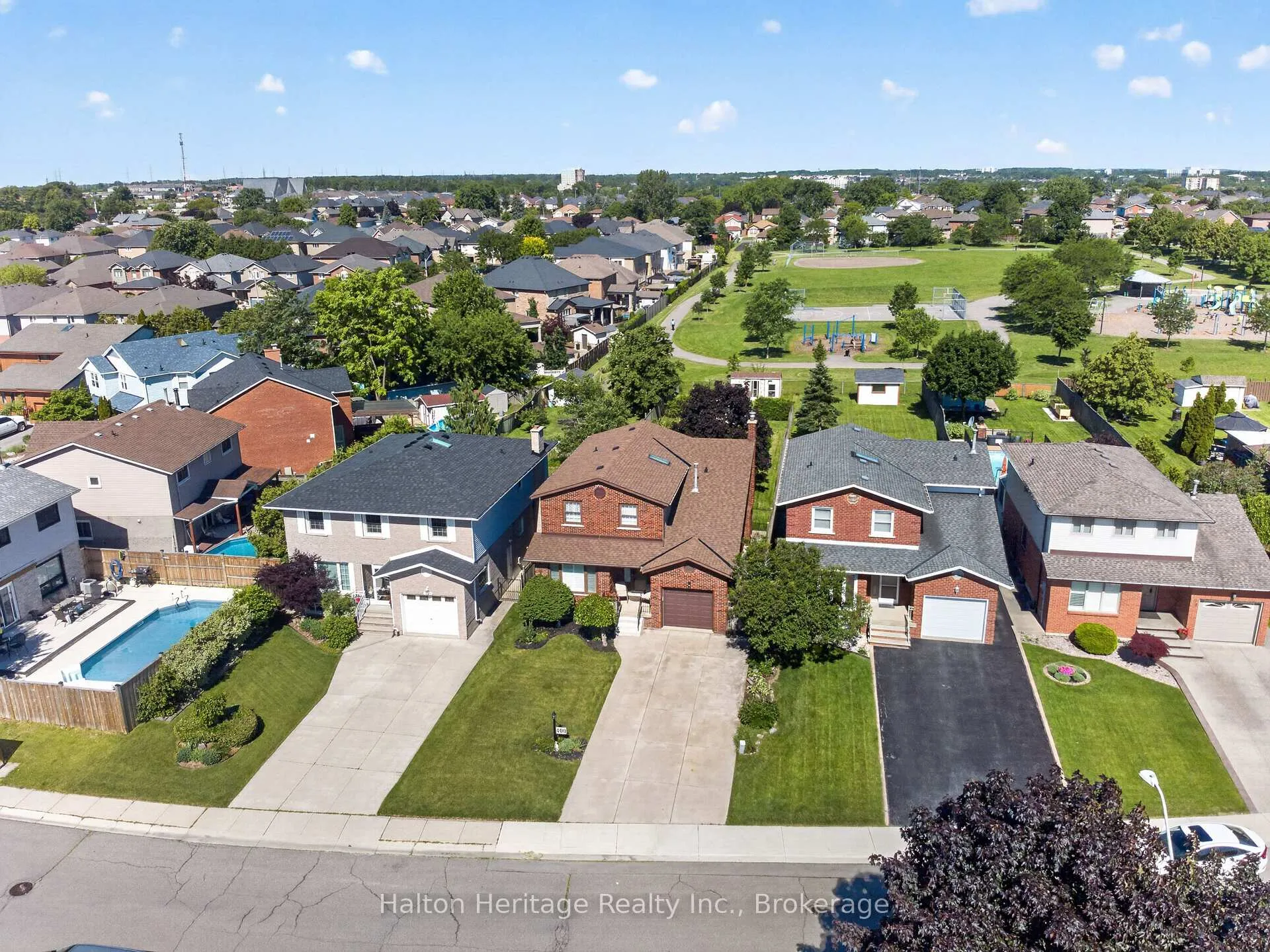 Photo 2 of 400 Eaglewood Drive, Hamilton, Eleanor — HOMEH