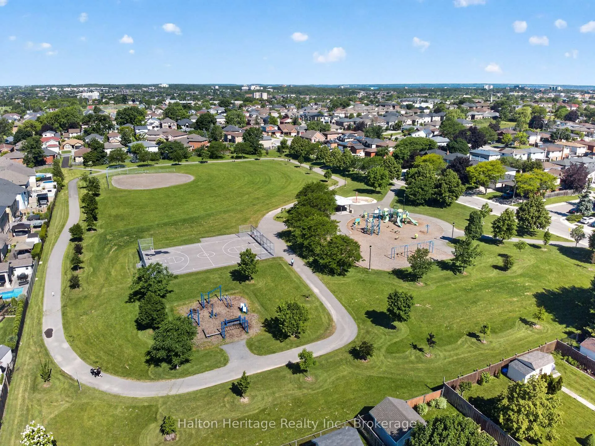 Photo 3 of 400 Eaglewood Drive, Hamilton, Eleanor — HOMEH